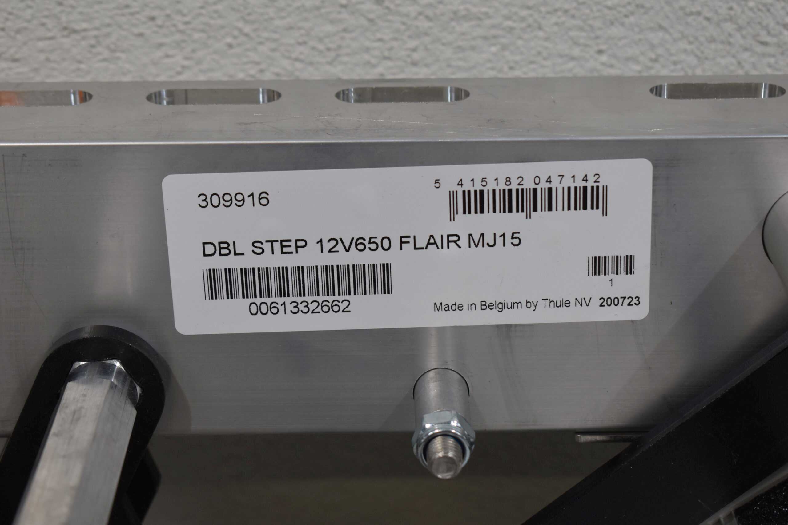 Thule Elektrisch ausfahrende Trittstufe DBL Step 12Volt650 Flair MJ15