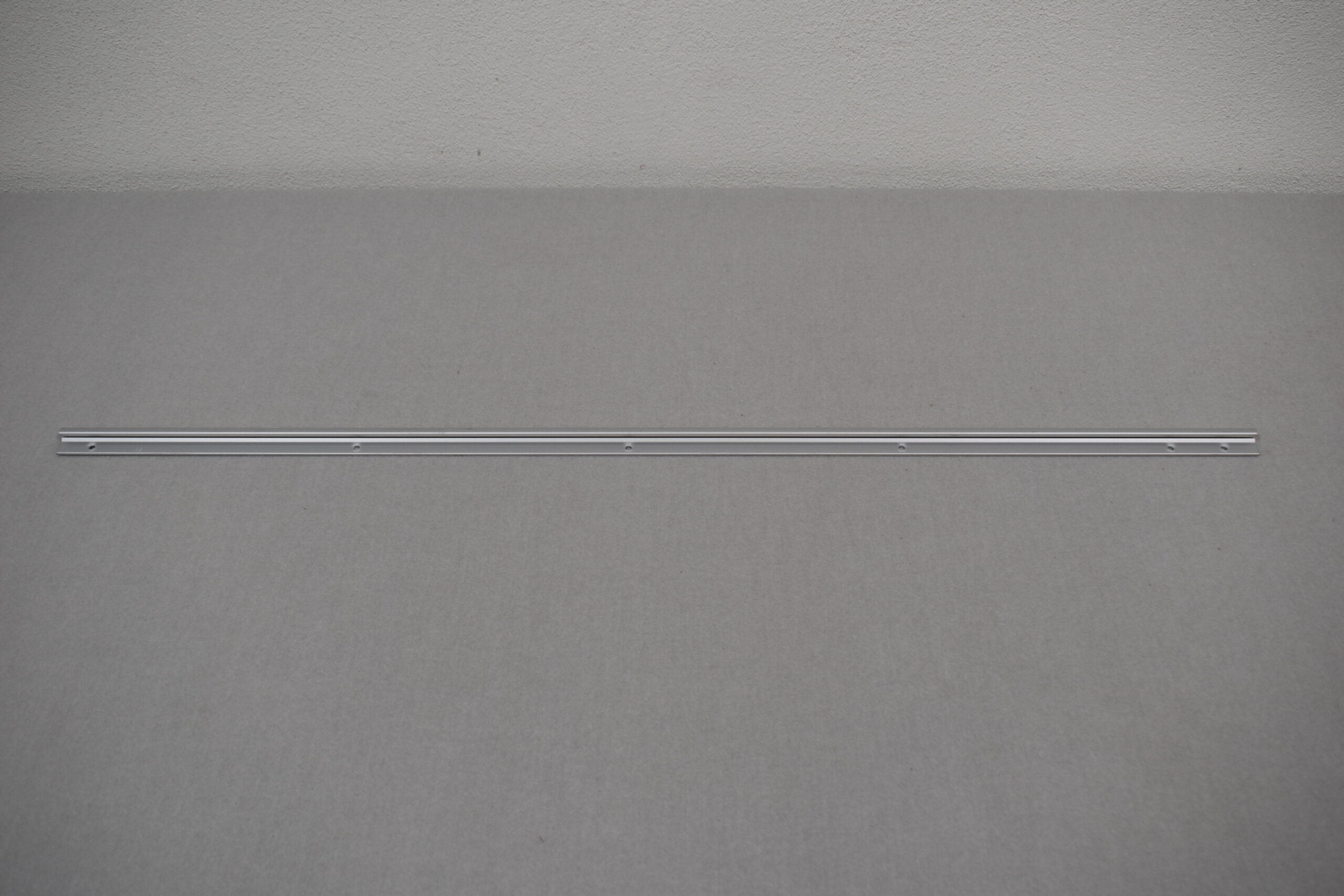 Dometic Scharnierleiste zum Einhängen von C4 Fenster 900x550mm