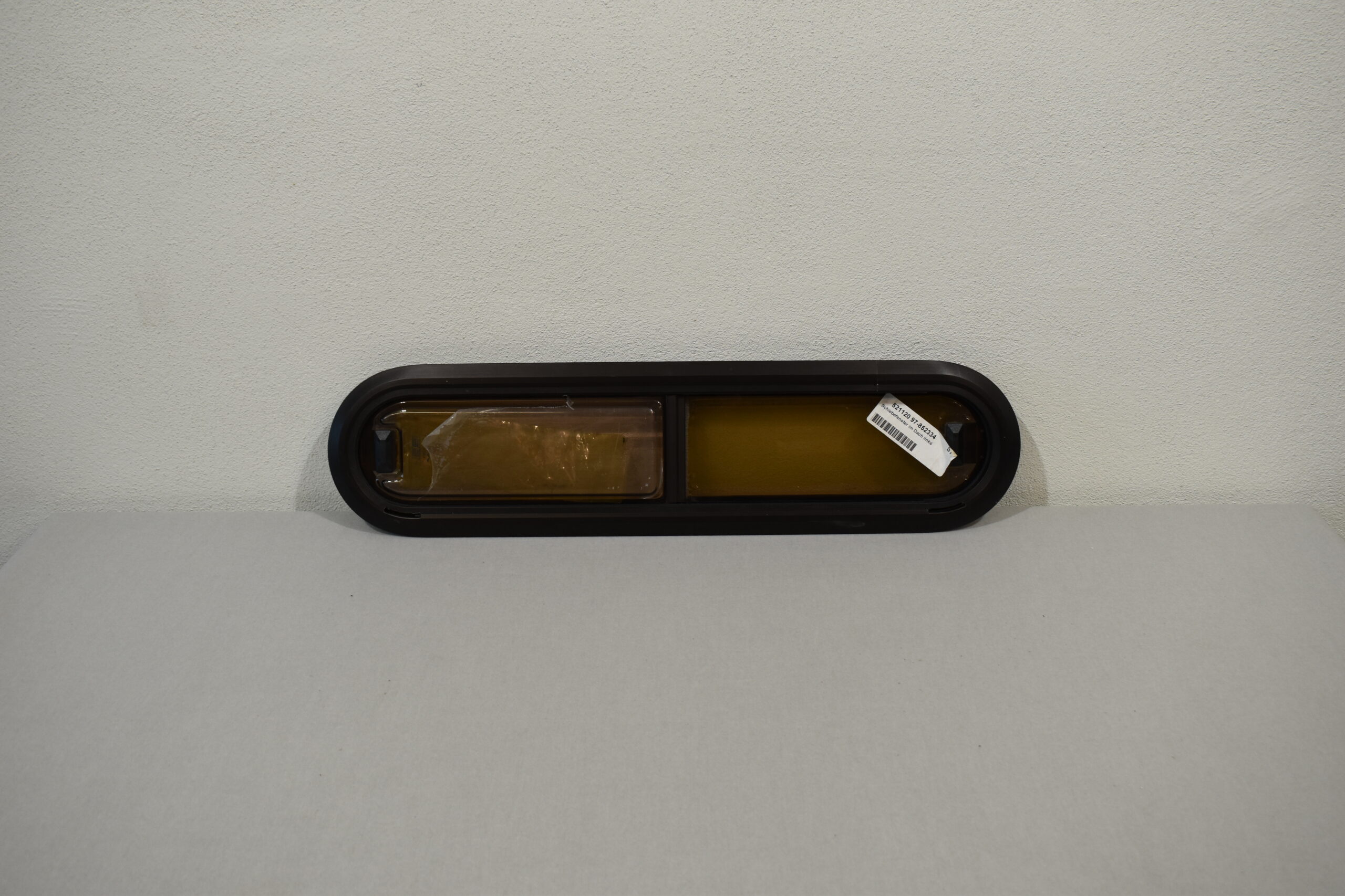 Schiebefenster im Dach links 700x150mm schwarz