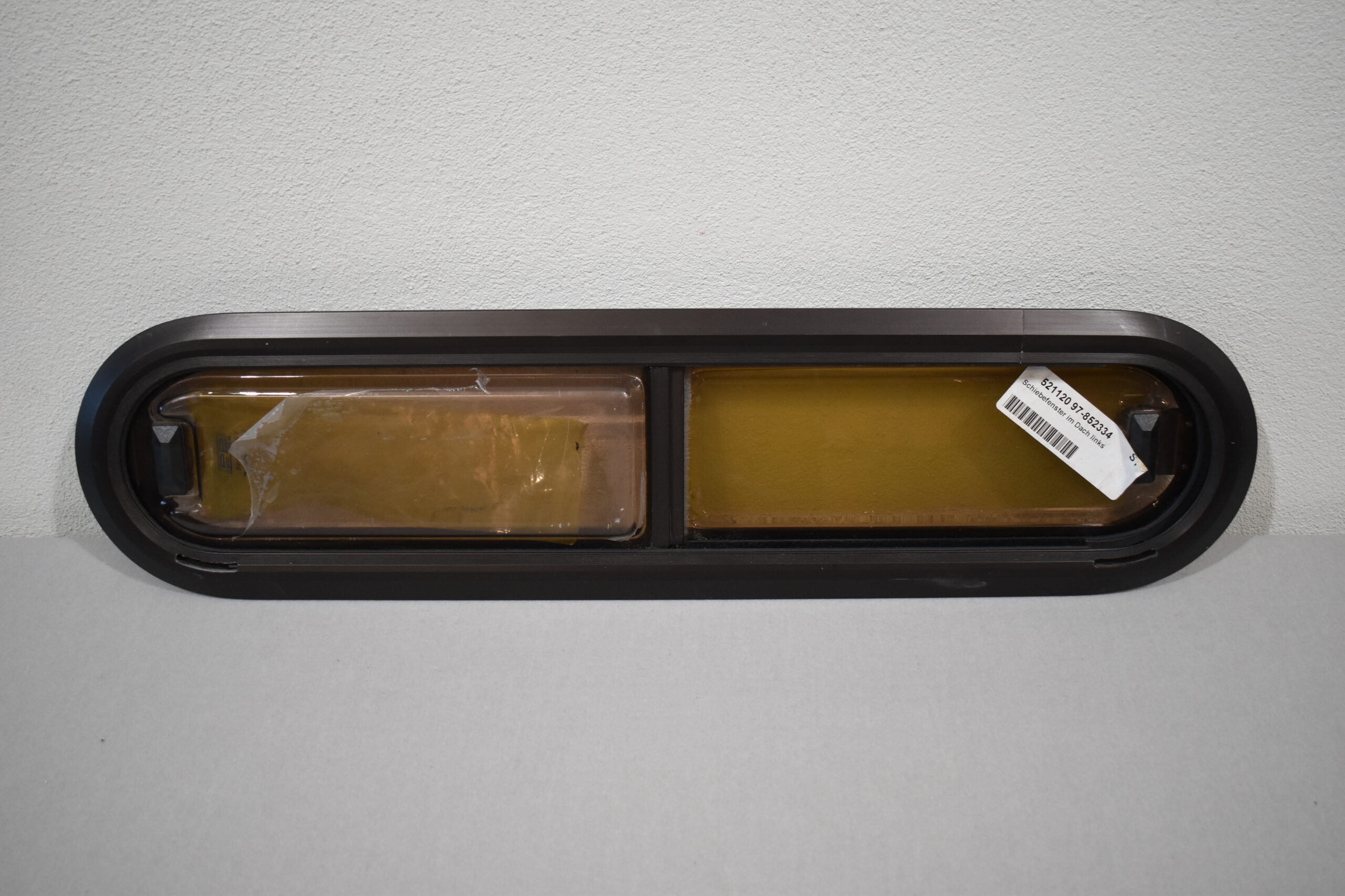 Schiebefenster im Dach links 700x150mm schwarz