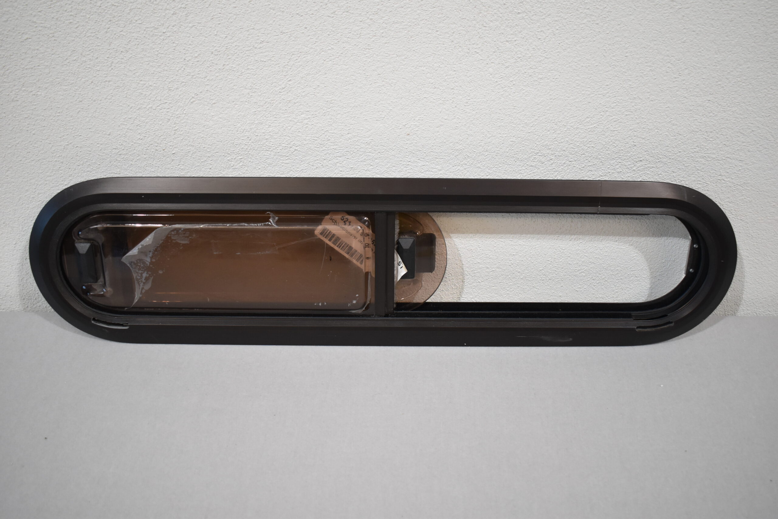 Schiebefenster im Dach links 700x150mm schwarz