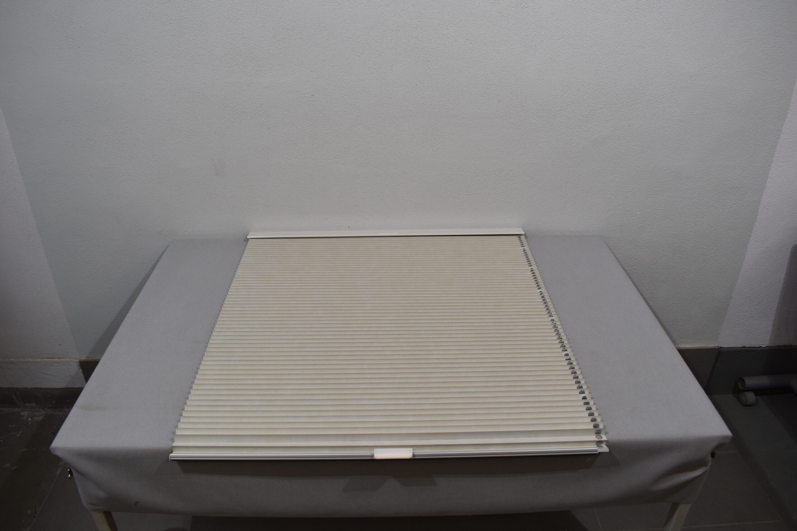 Verdunklungsrollo Fahrerseite 900x1125mm weiß