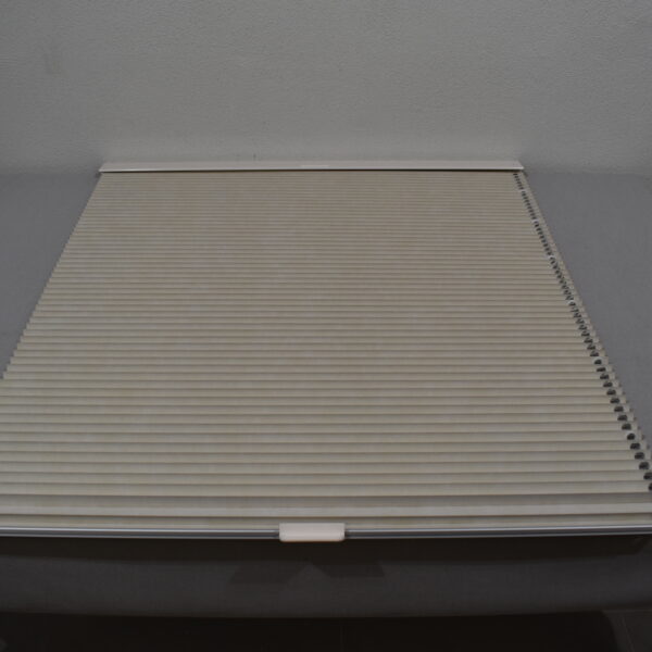 Verdunklungsrollo Fahrerseite 900x1125mm weiß