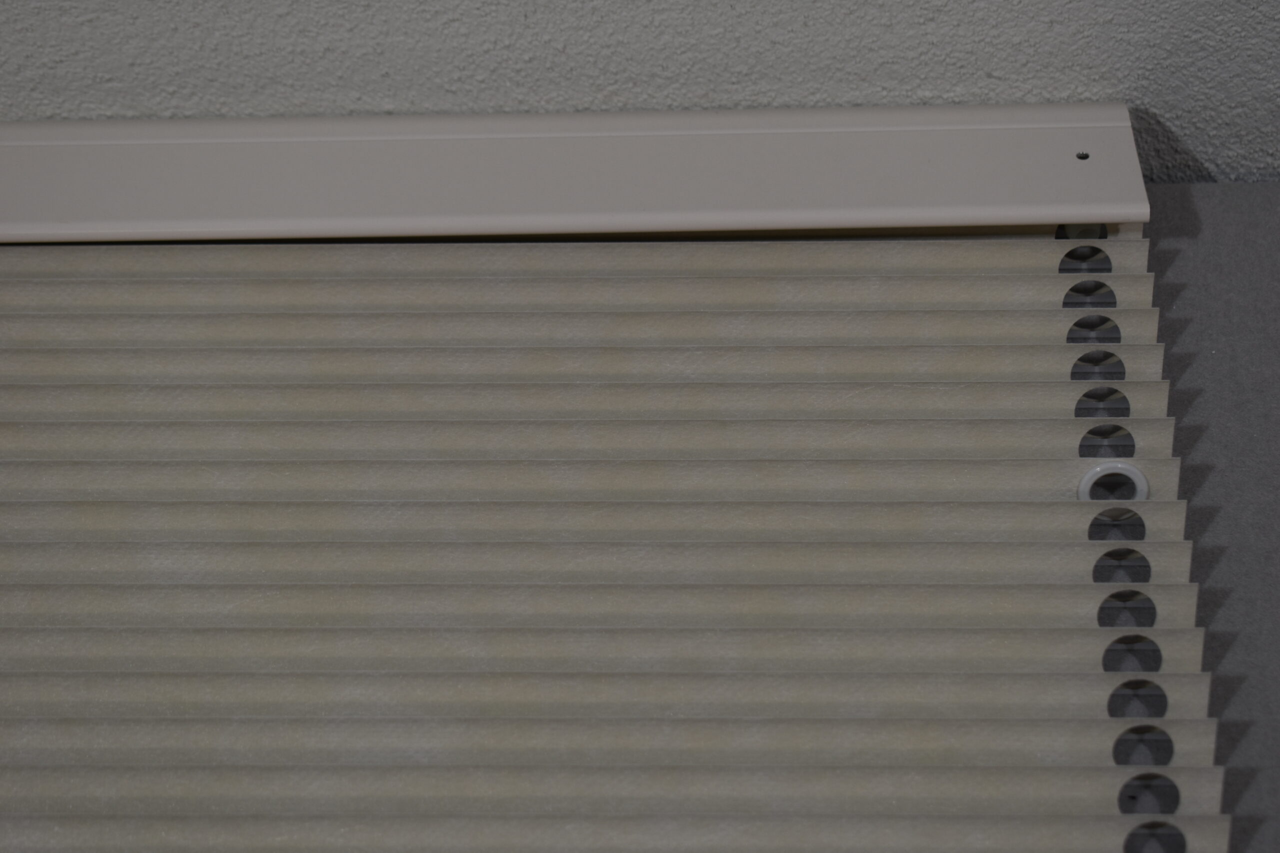 Verdunklungsrollo Fahrerseite 900x1125mm weiß