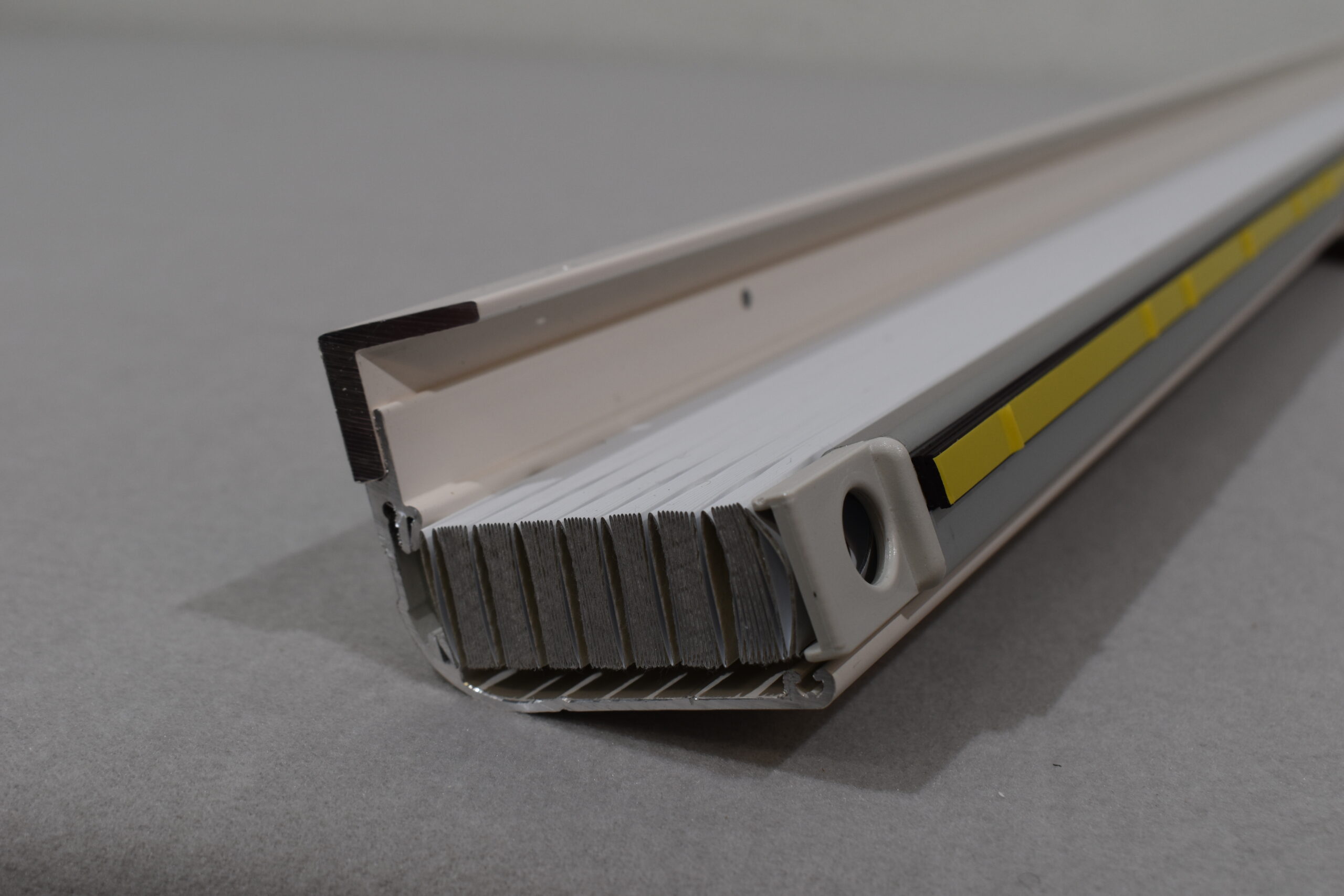 Verdunklungsrollo Fahrerseite 900x1125mm weiß