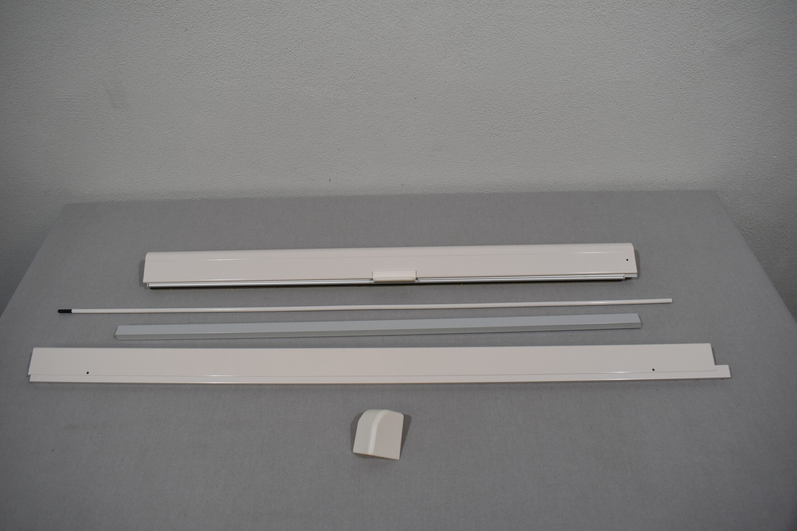 Verdunklungsrollo Fahrerseite 900x1125mm weiß