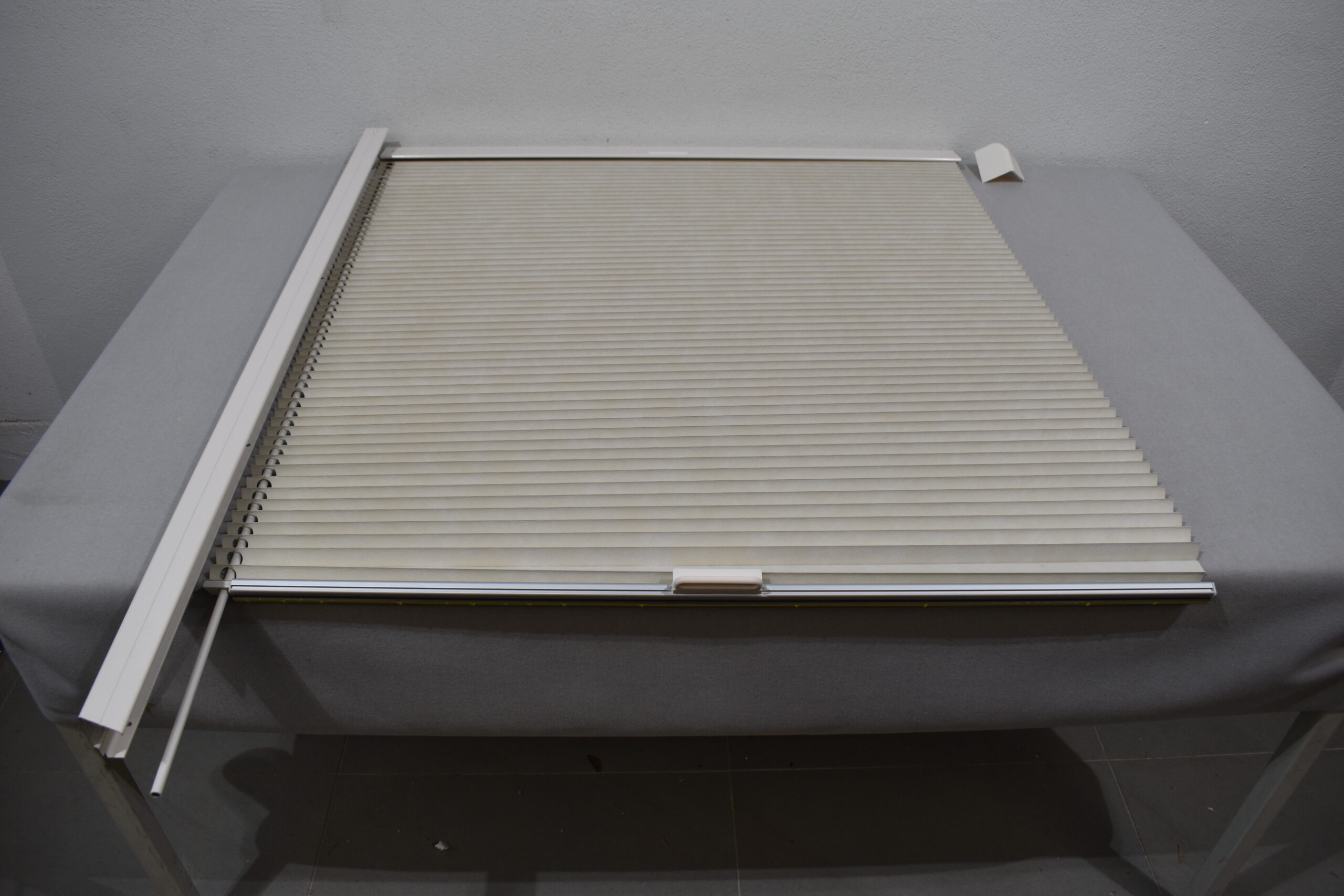 Verdunklungsrollo Beifahrerseite 900x1125mm weiß