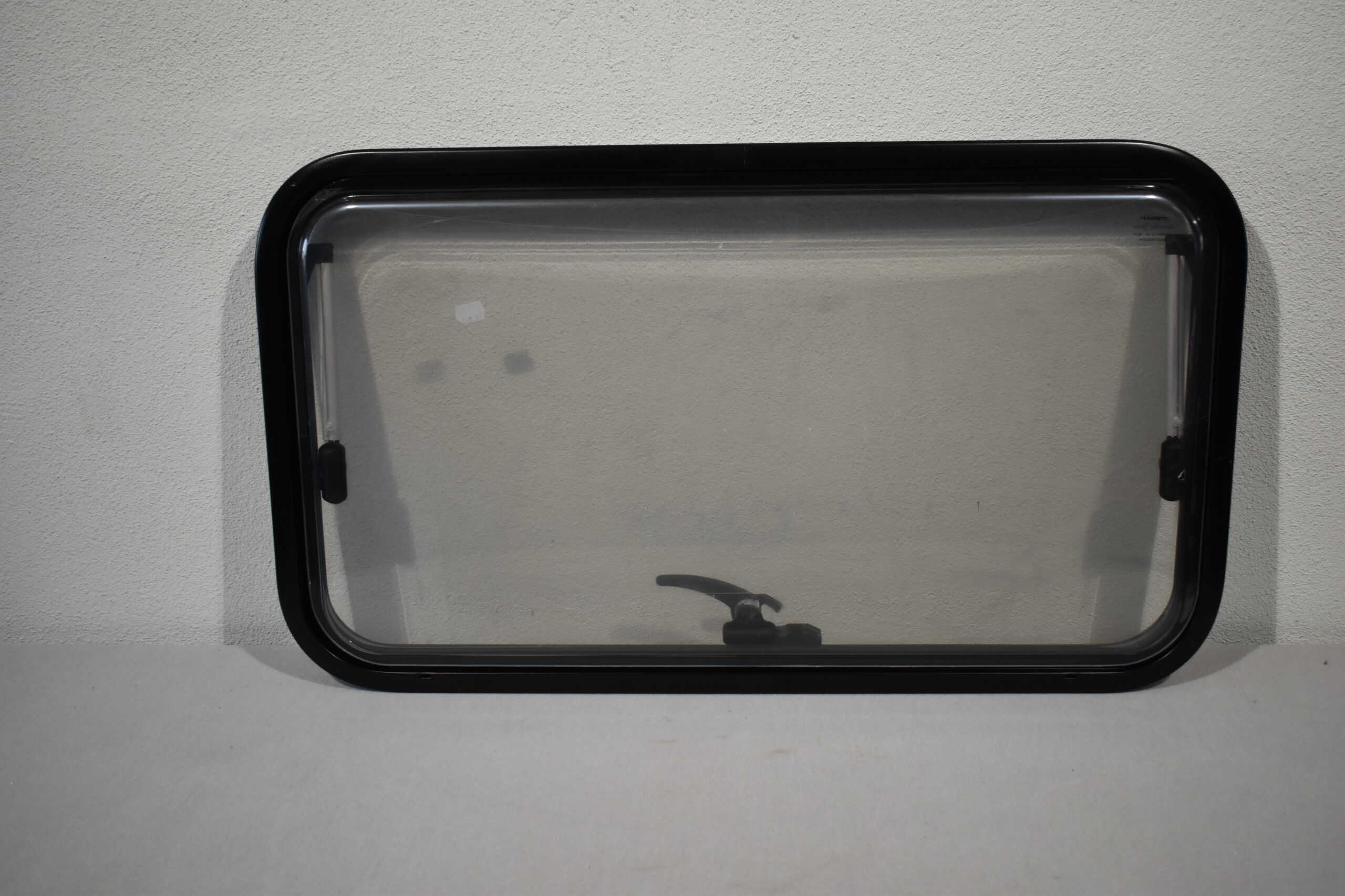 Dometic S7 Z Ausstellfenster 800x450 Alurahmen schwarz