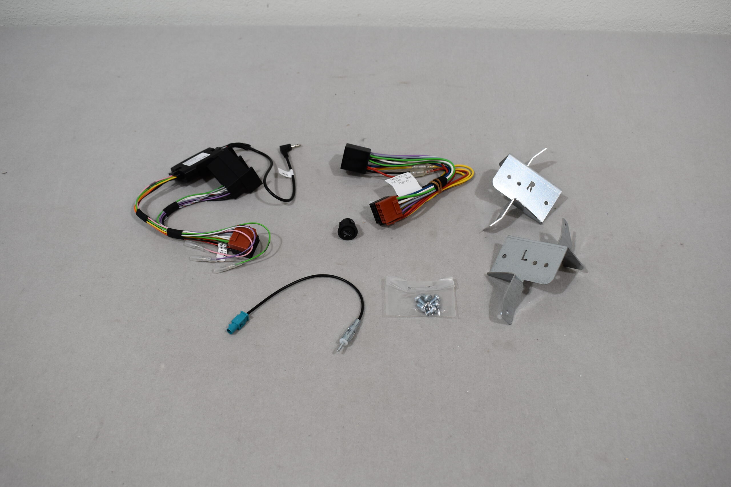 Caratec CIT200 Install Einbausatz für Ford Transit