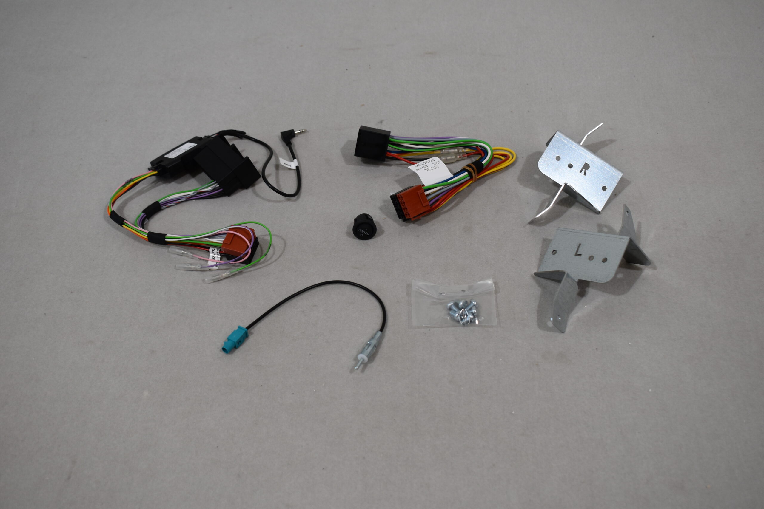 Caratec CIT200 Install Einbausatz für Ford Transit