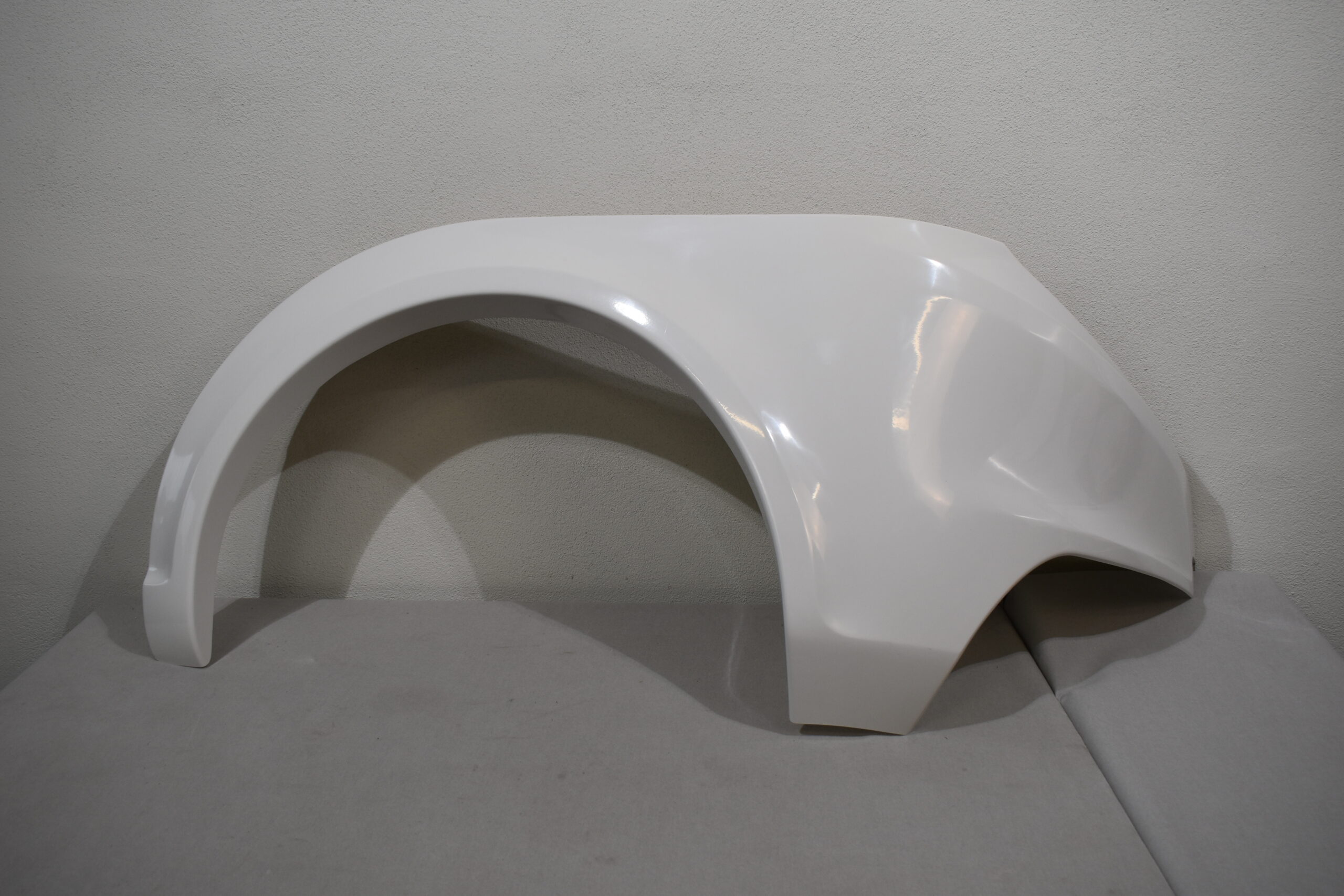 Niesmann und Bischoff i Smove 2021-2024 Radlaufblende Beifahrerseite; weiß