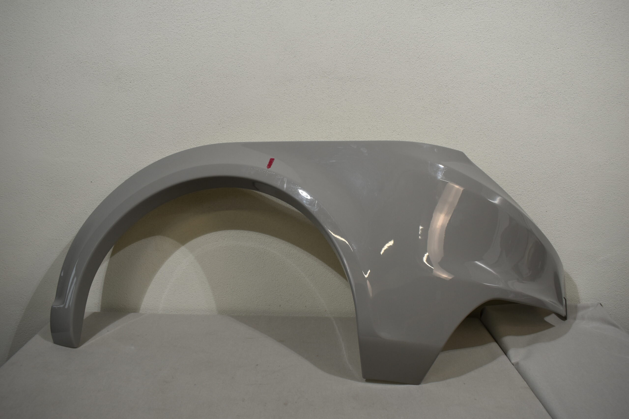 Niesmann und Bischoff i Smove 2021-2024 Radlaufblende Beifahrerseite; hell grau