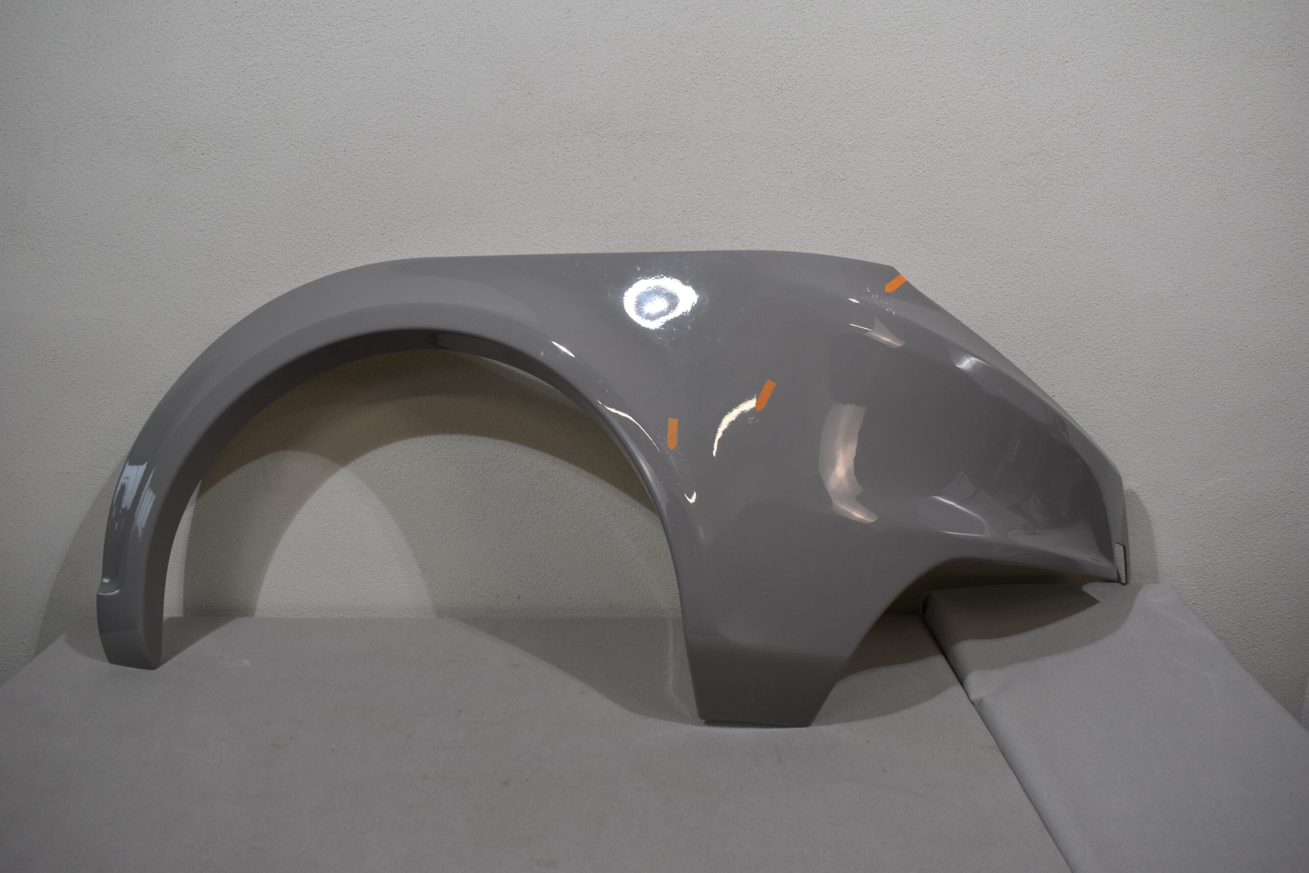 Niesmann und Bischoff i Smove 2021-2024 Radlaufblende Beifahrerseite; hell grau