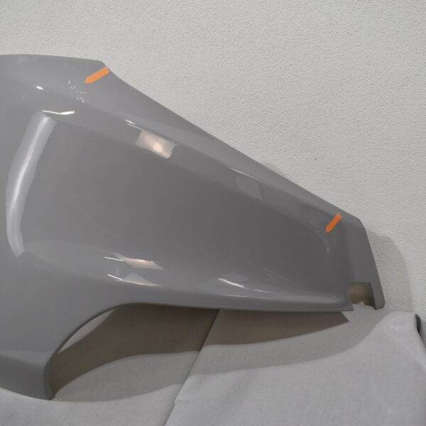 Niesmann und Bischoff i Smove 2021-2024 Radlaufblende Beifahrerseite; hell grau