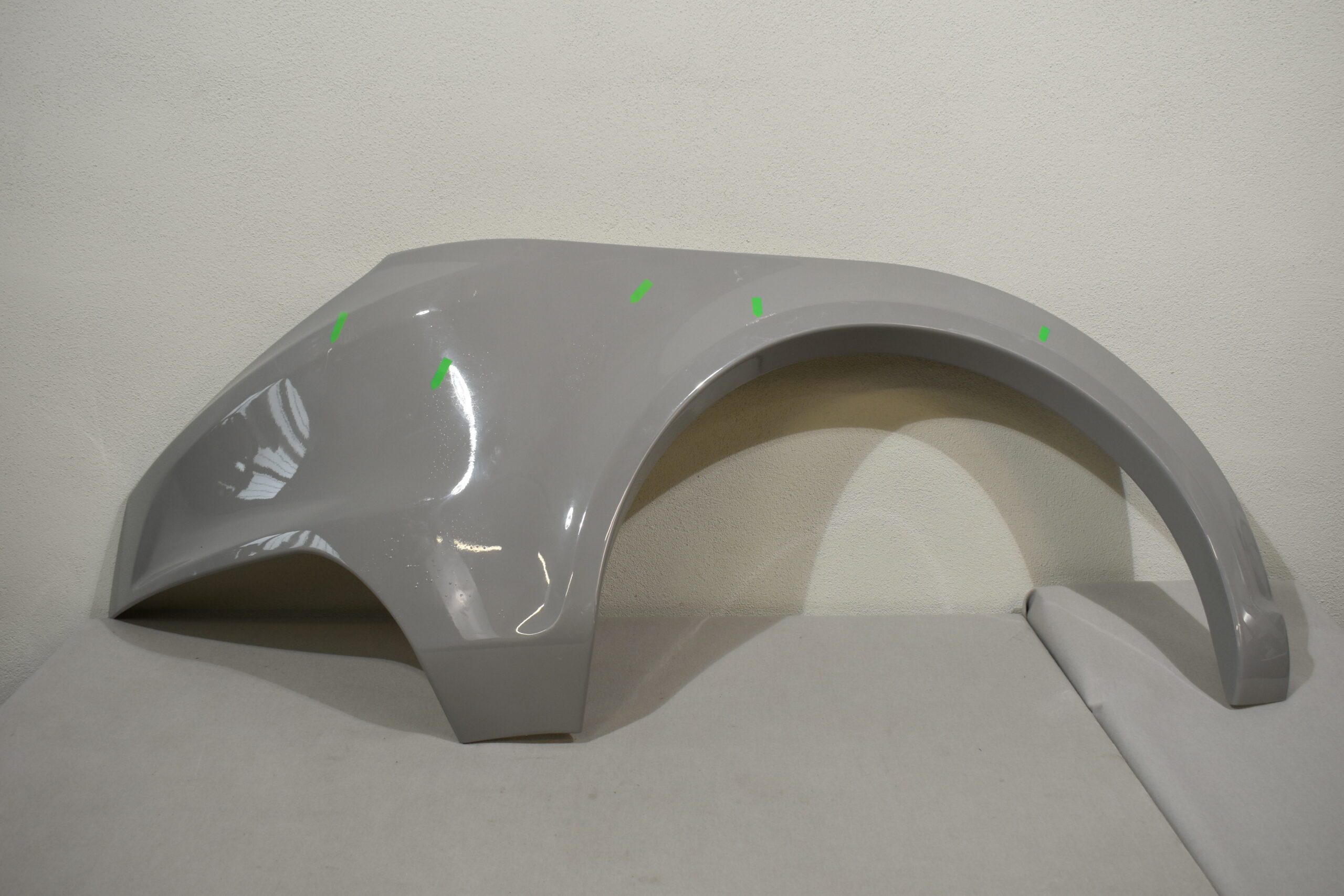 Niesmann und Bischoff i Smove 2021-2024 Radlaufblende Fahrerseite; hell grau