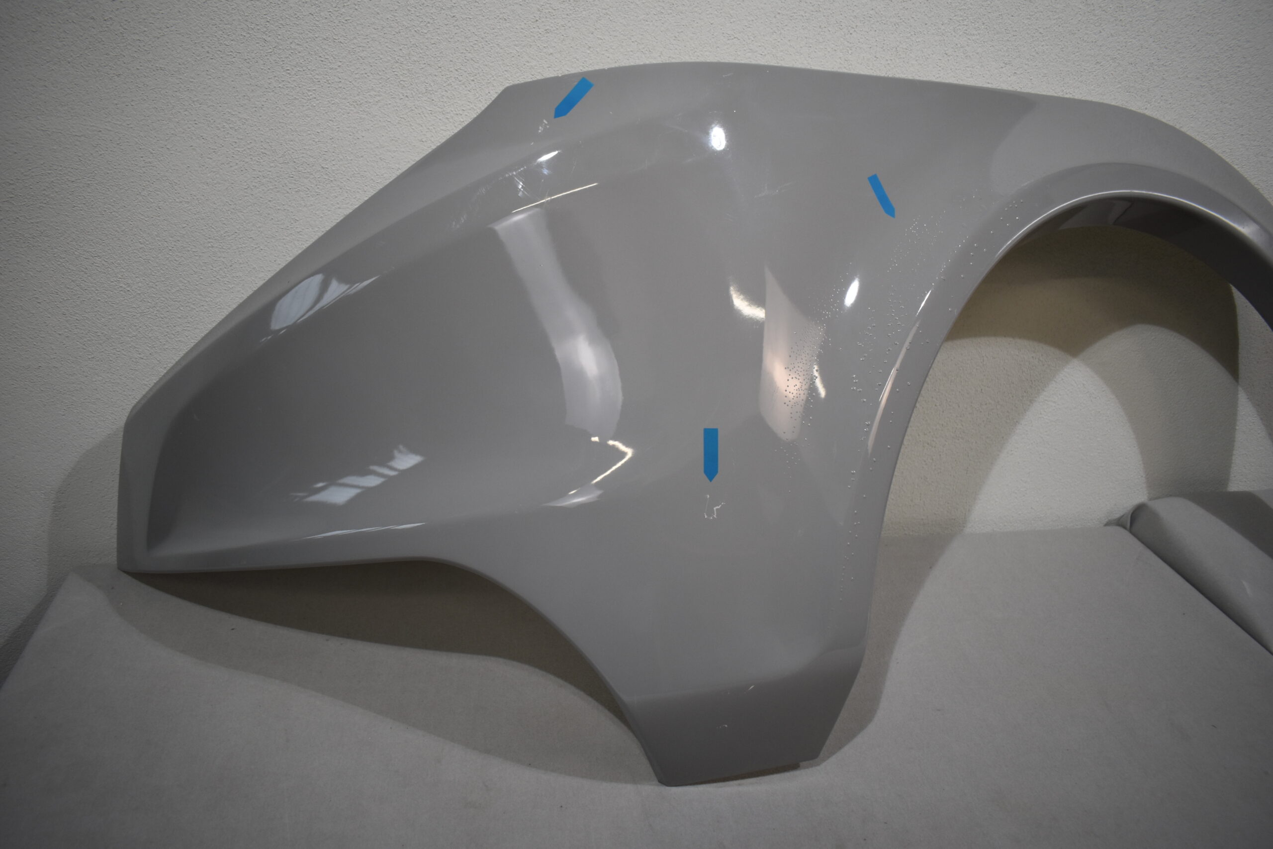 Niesmann und Bischoff i Smove 2021-2024 Radlaufblende Fahrerseite; hell grau