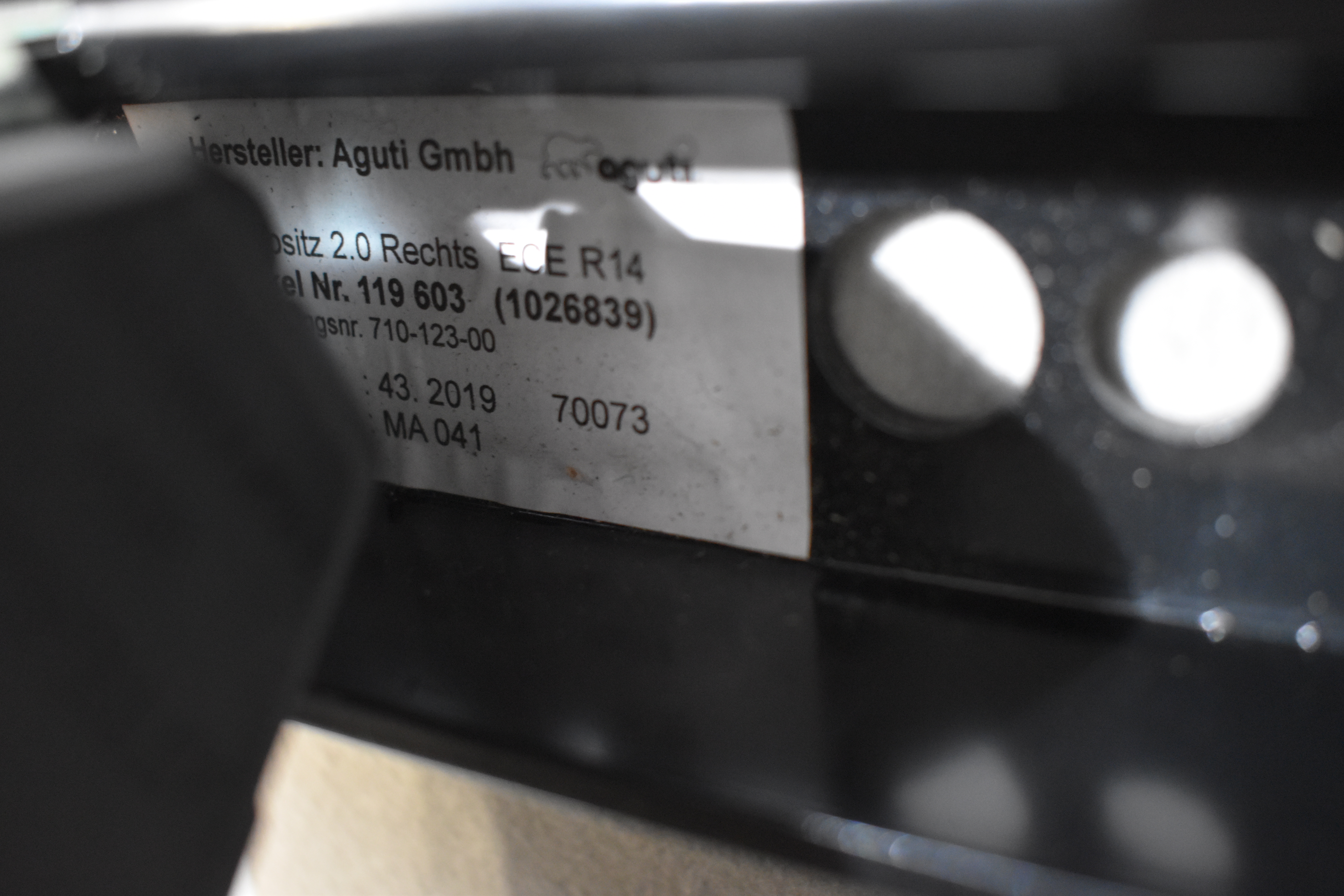 Aguti Klappsitz 2.0 Rechts beige