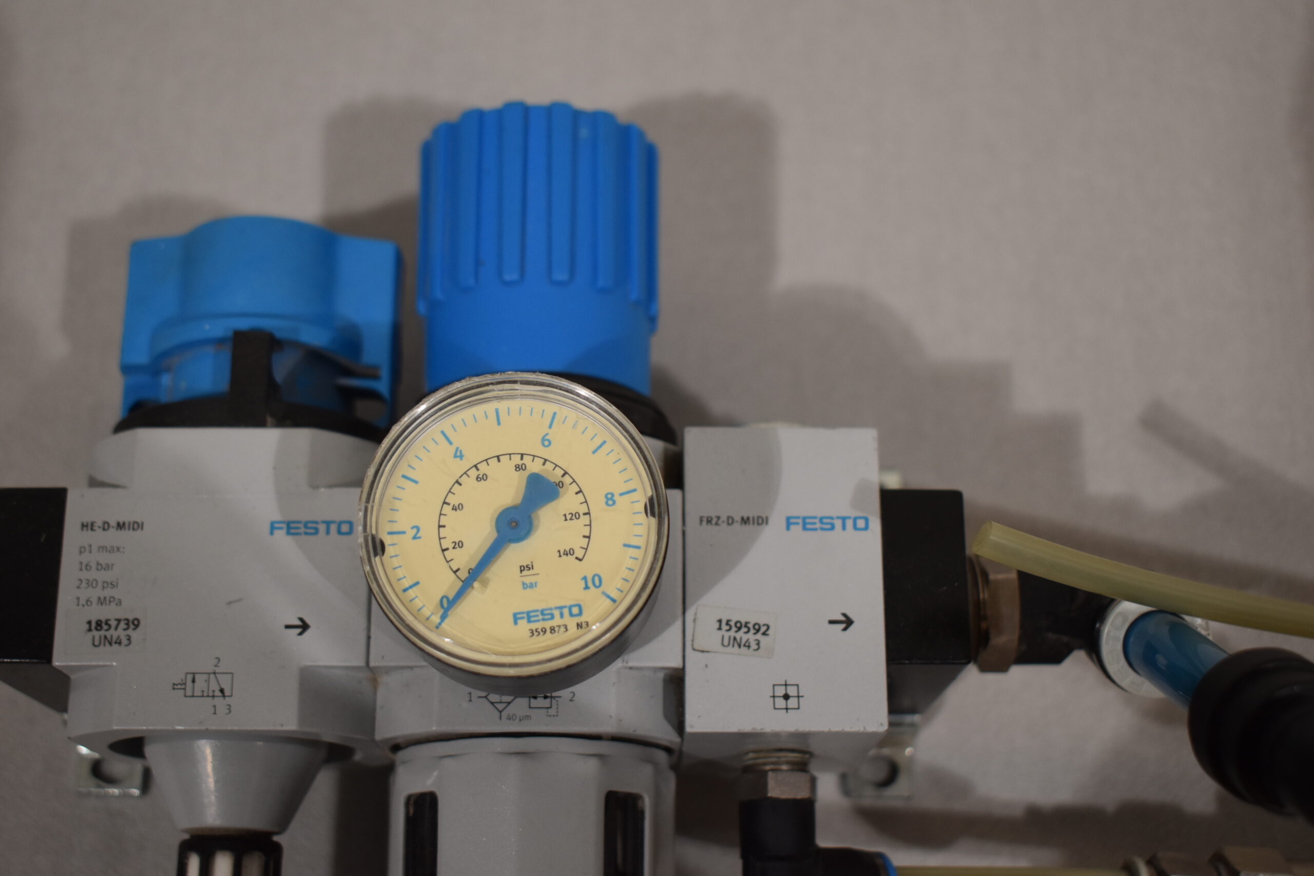 Festo Wartungseinheit Midi mit Verteilerblock