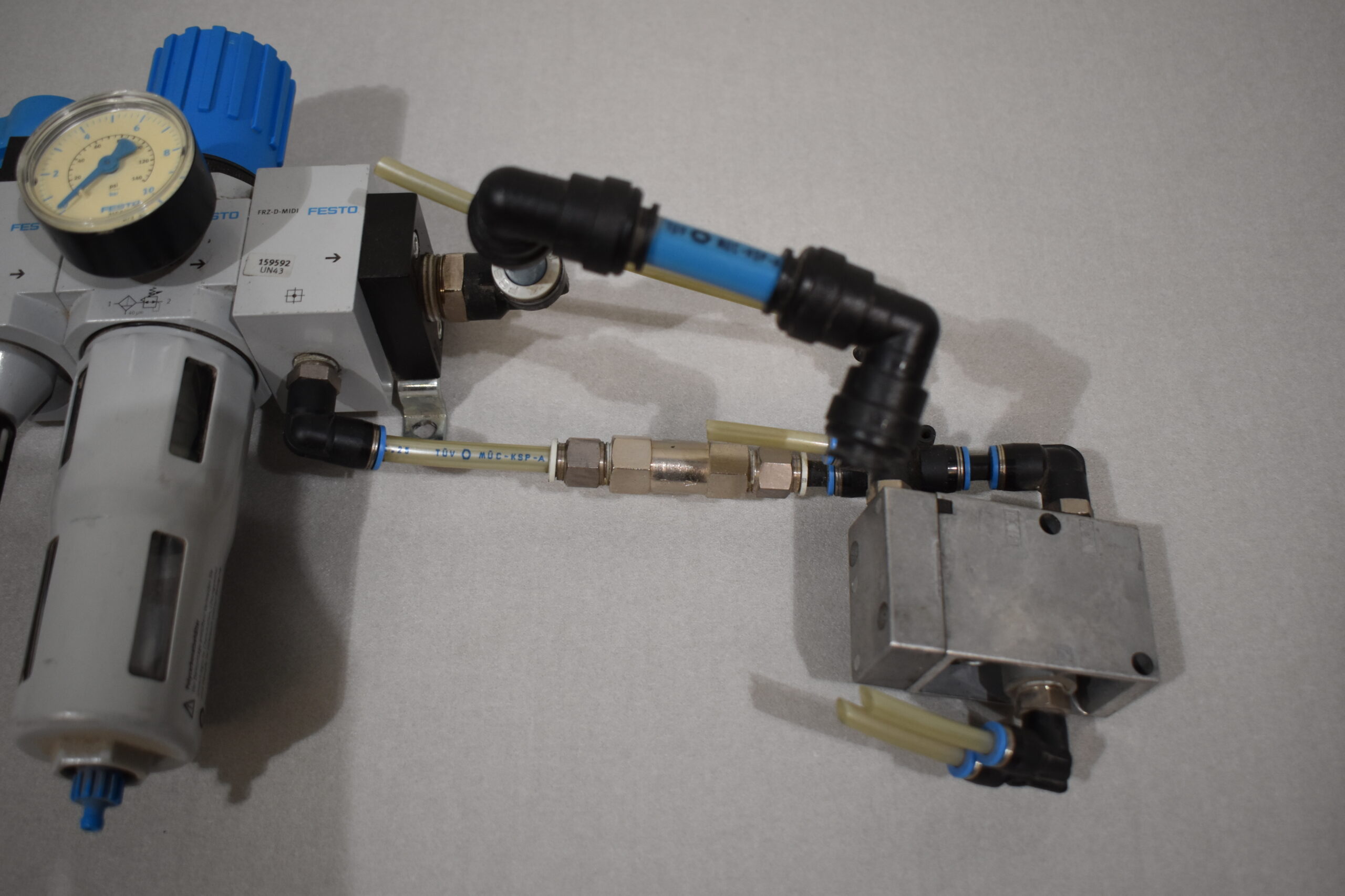 Festo Wartungseinheit Midi mit Verteilerblock