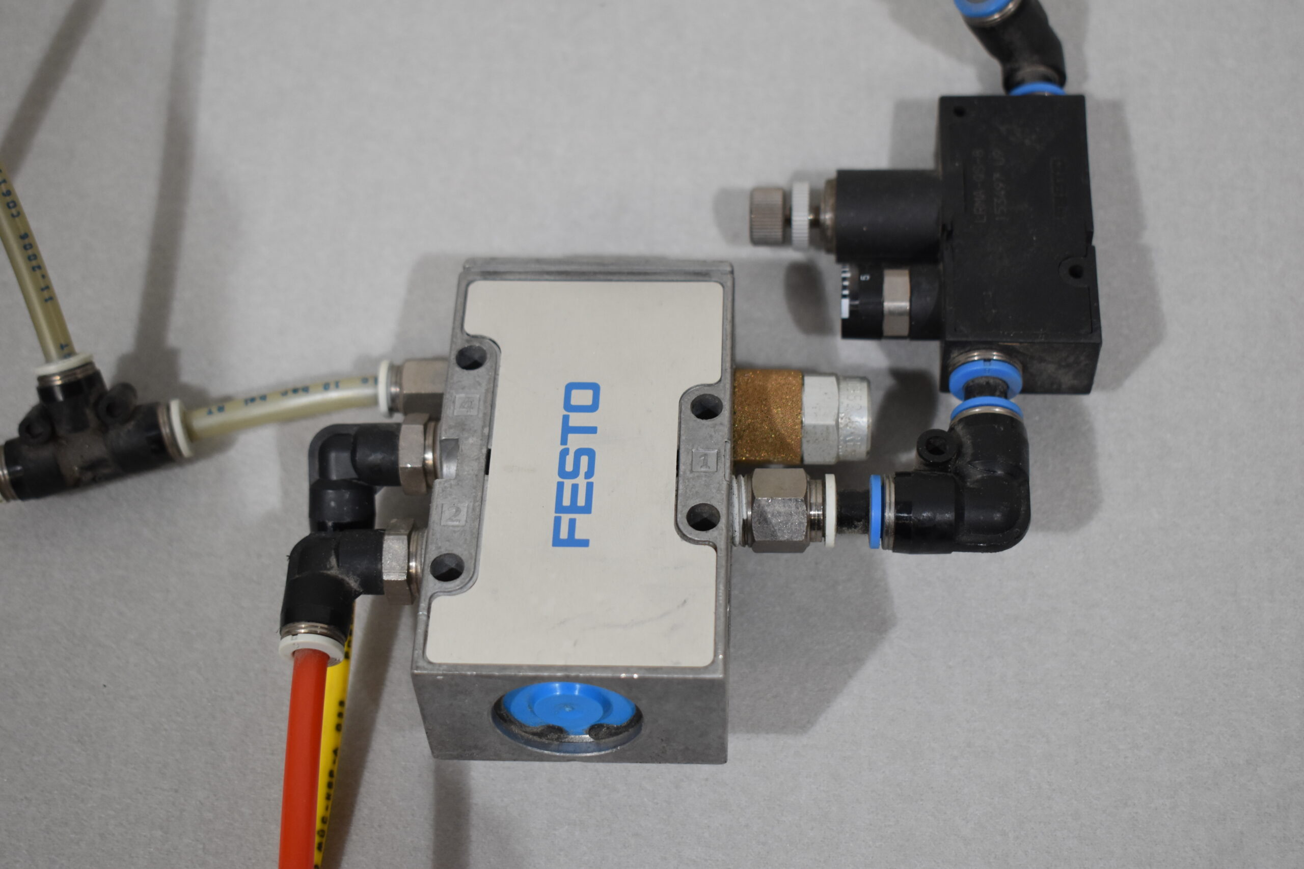 Festo Wartungseinheit Midi mit Verteilerblock