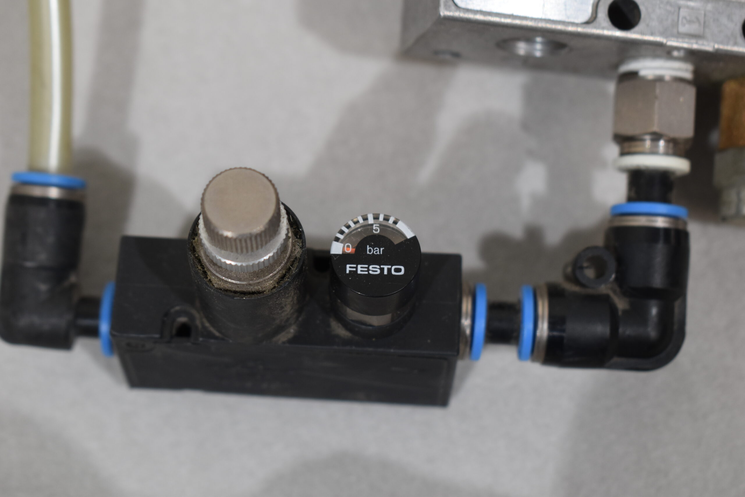 Festo Wartungseinheit Midi mit Verteilerblock