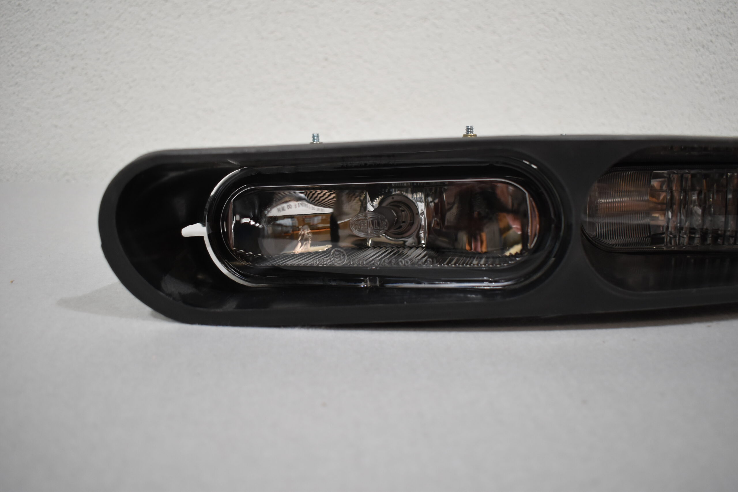 Hella Leuchtenträger einteilig IM1 mit SA Nebelscheinwerfer