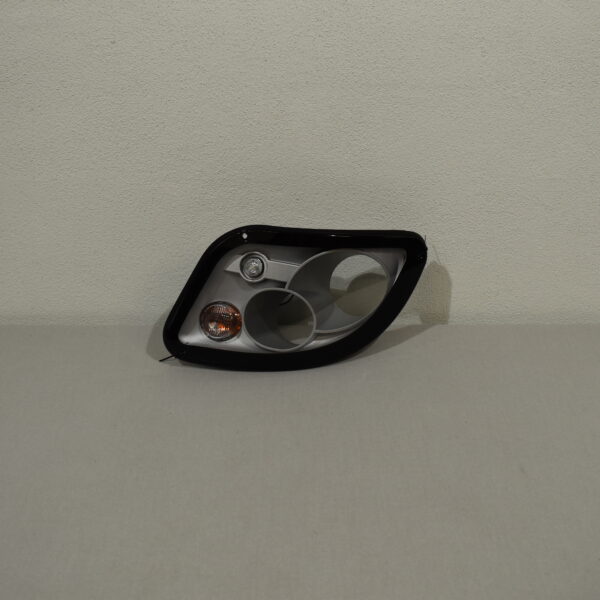 Leuchtenträger Blende links; inkl. Positionsleuchte u. Blinker