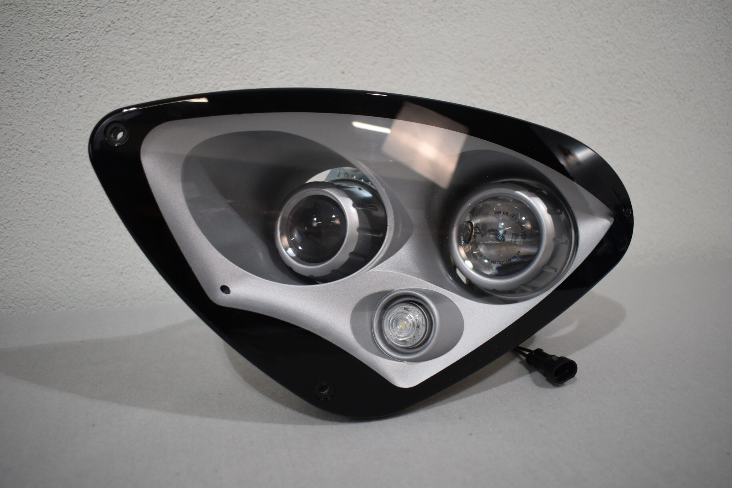 Leuchtenträger einteilig links IM1