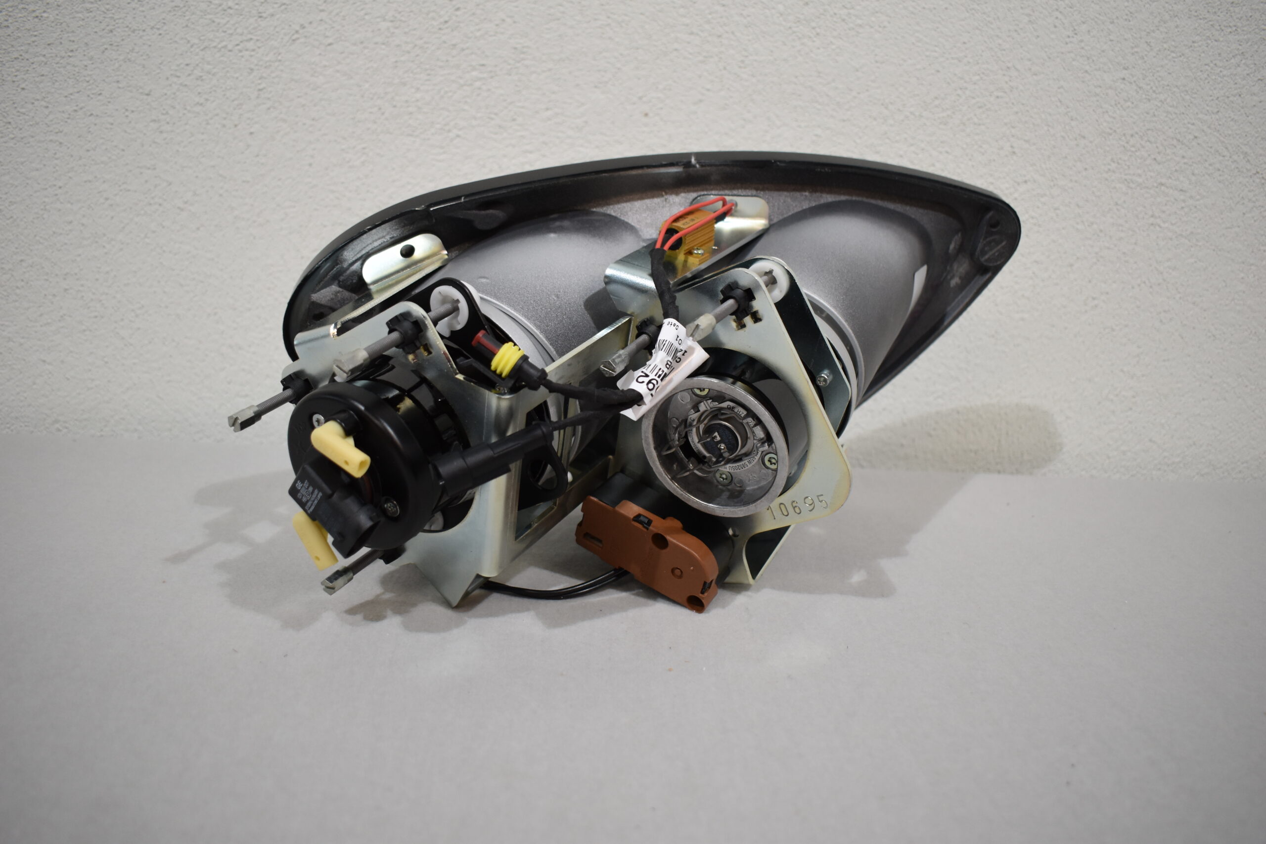 Leuchtenträger einteilig links IM1