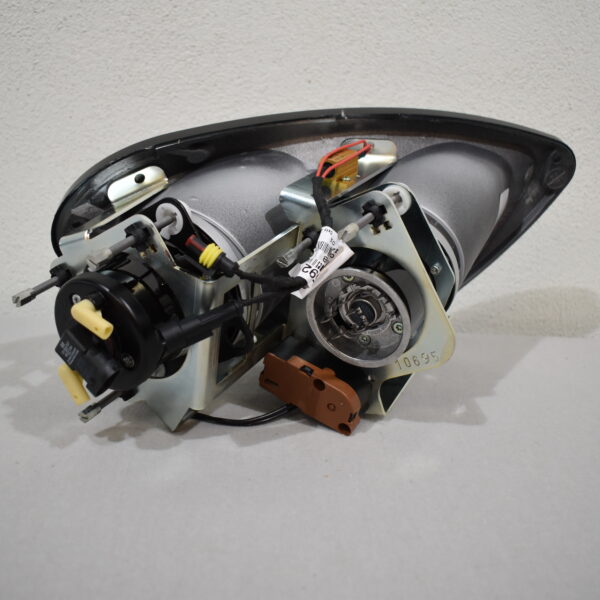 Leuchtenträger einteilig links IM1