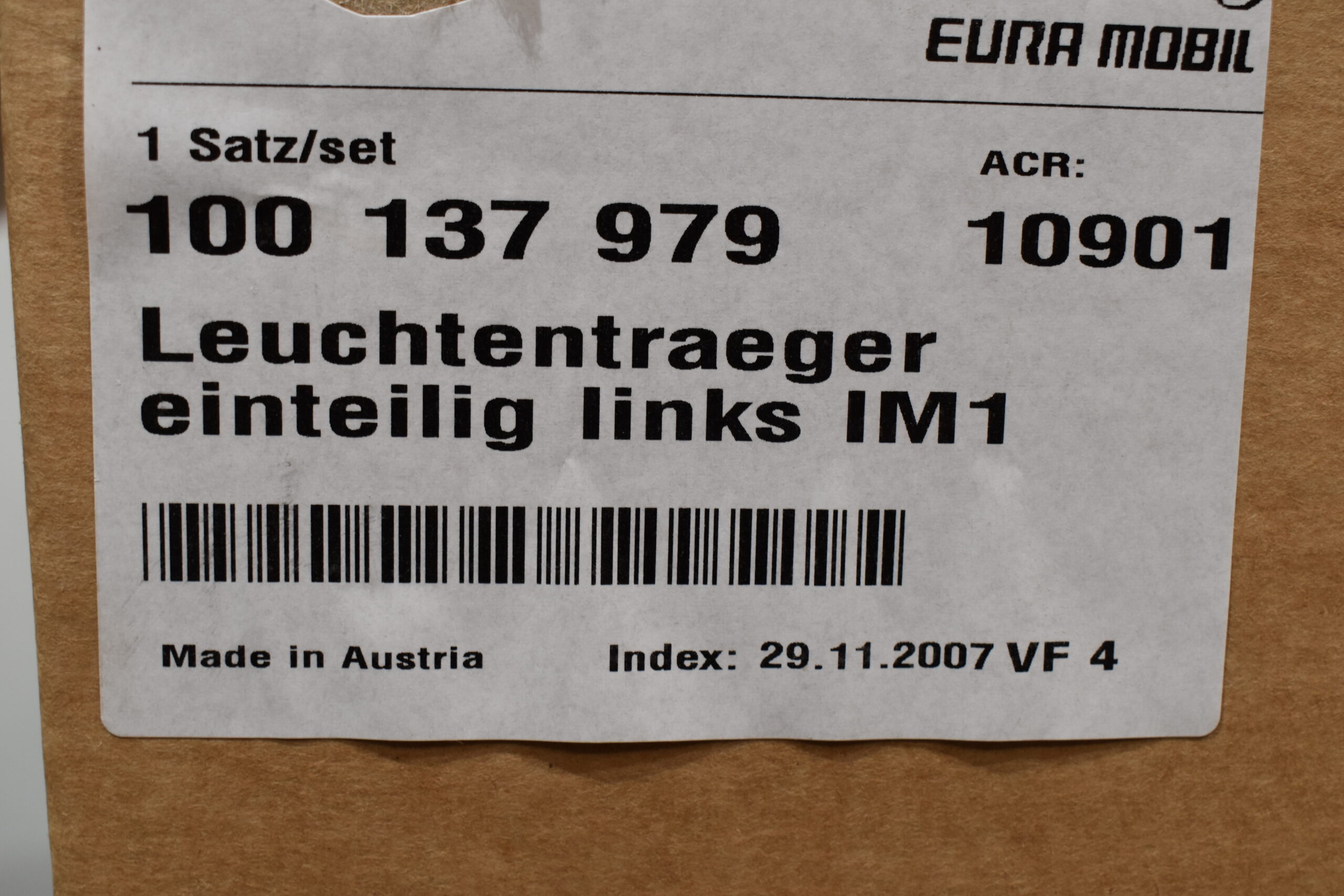 Leuchtenträger einteilig links IM1