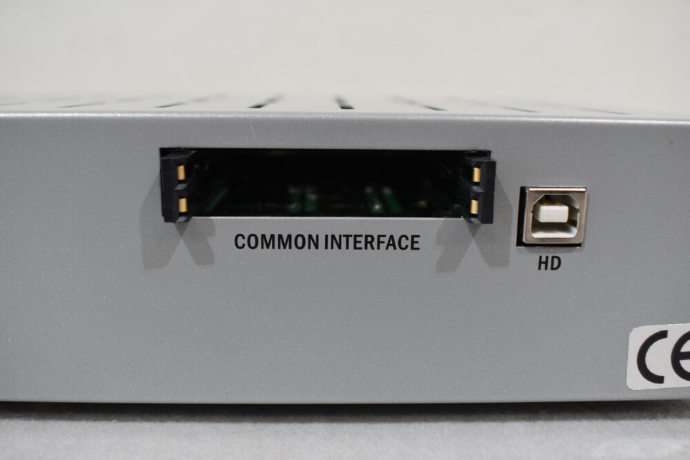 Oyster 85 Digital HDCI+DVB-T SKEW Satelliten-Anlage