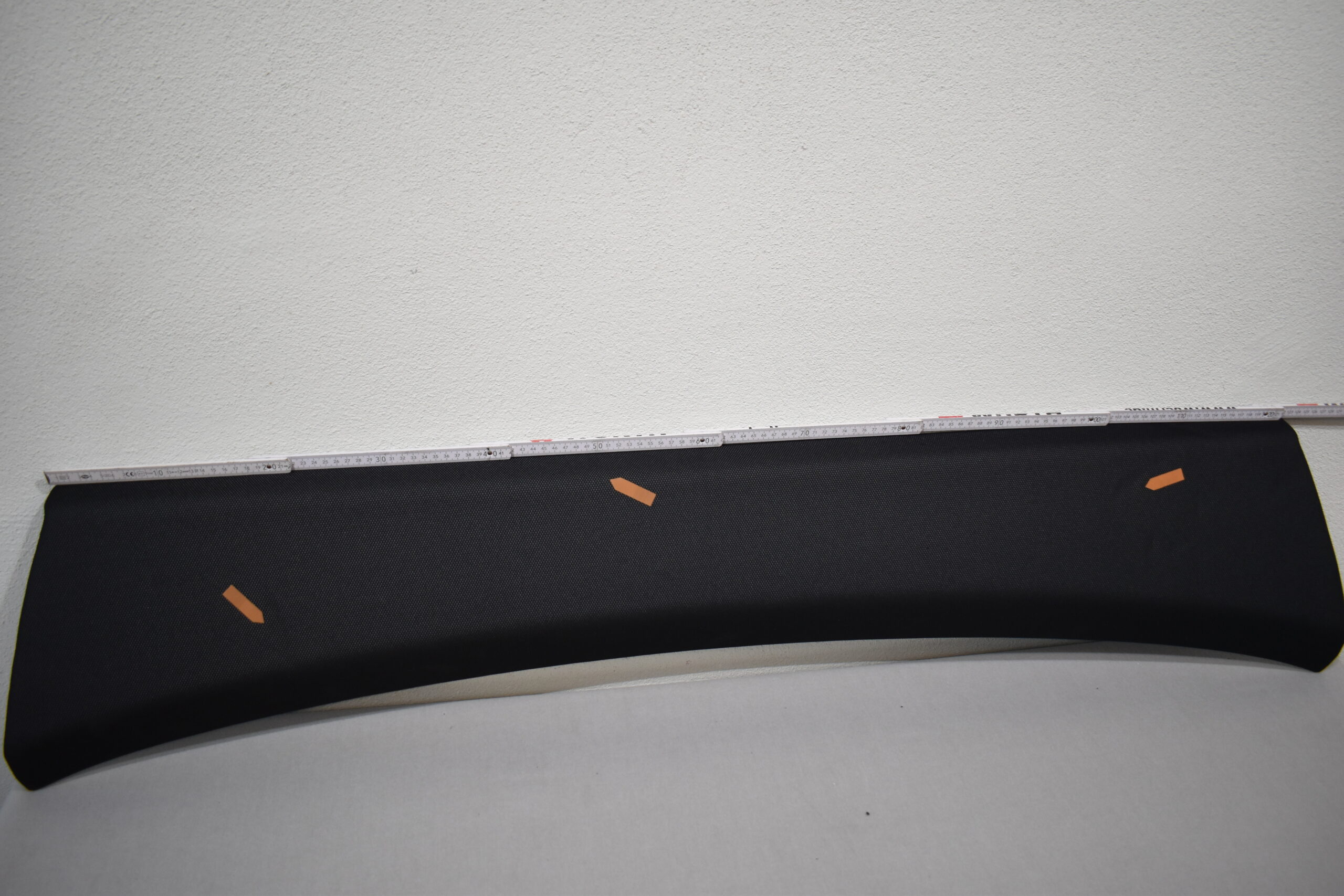 Armaturenbrett-Mittelteil 1235x300mm; schwarz