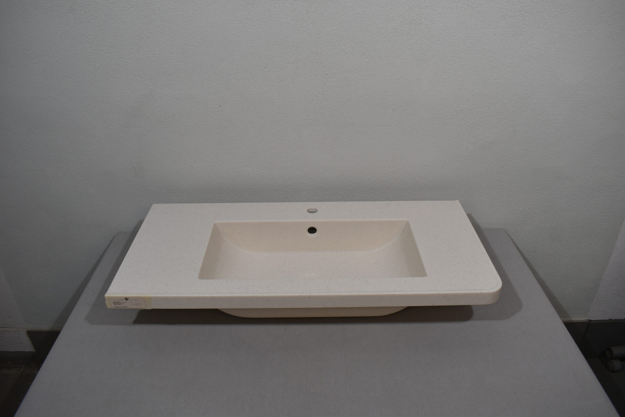 Waschbeckenplatte 1026x470x143,5mm; Steinzug