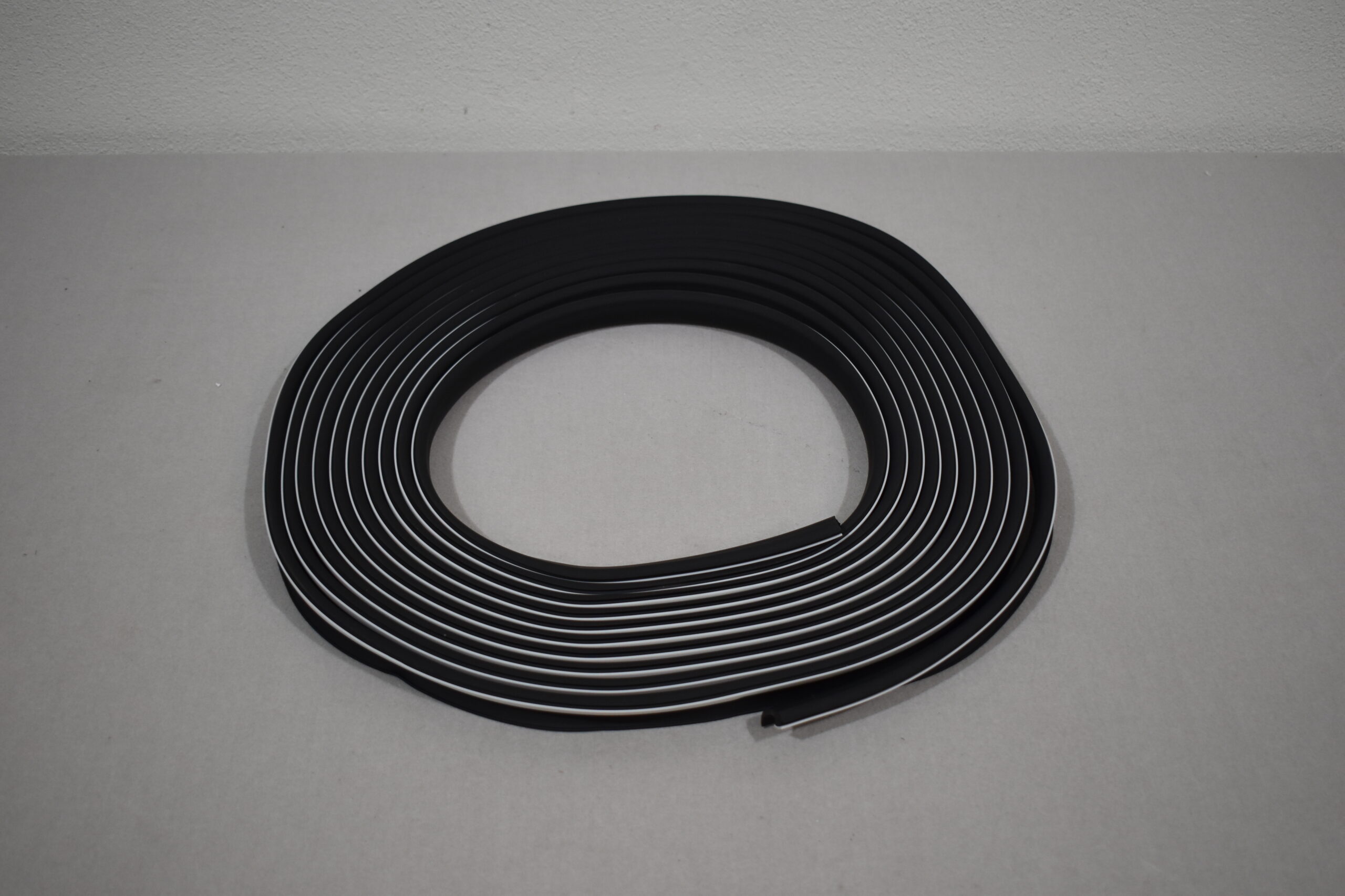 Mekuwa Poliplastic Gummiprofil für Ausstellfenster