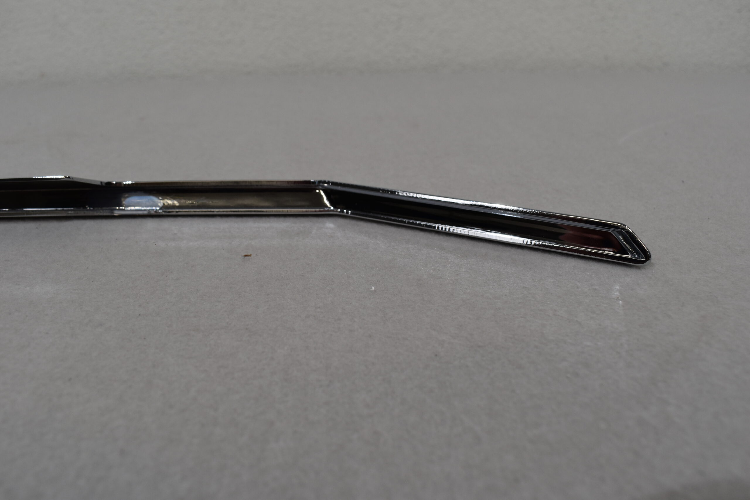 Chromblende für Kühlergrill-Teilstück