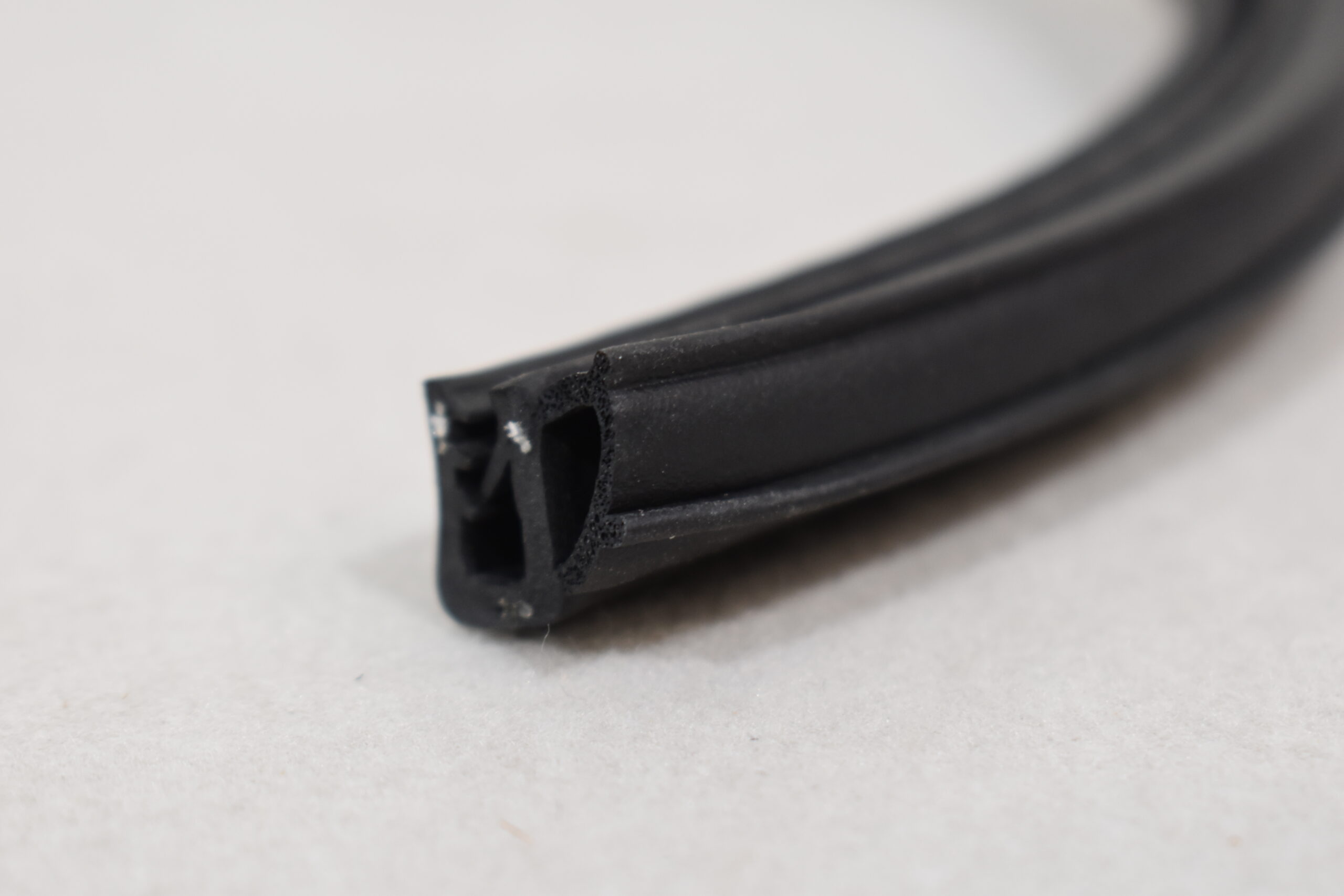 Dichtprofil / Kantenschutz A1 550NBR