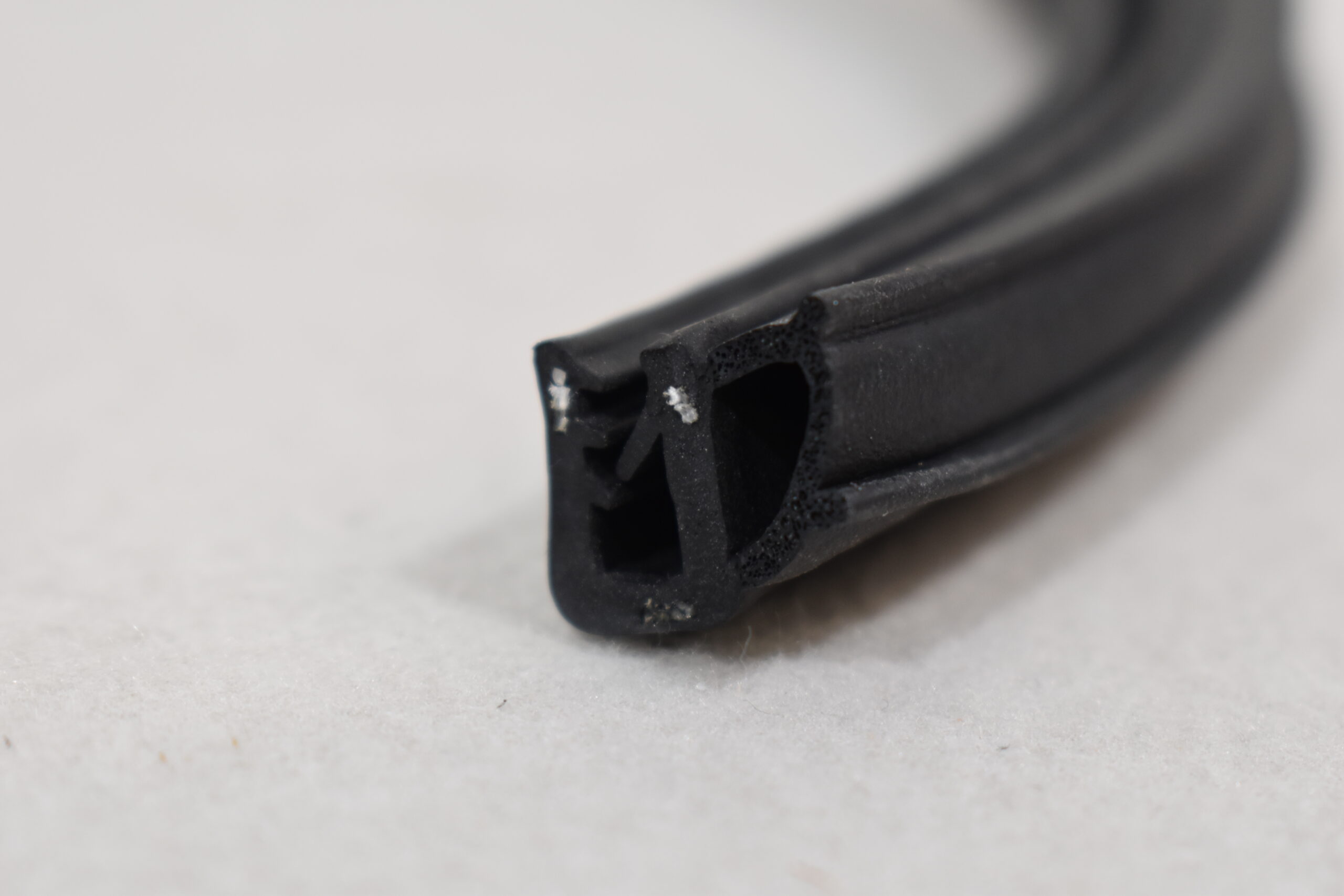 Dichtprofil / Kantenschutz A1 550NBR