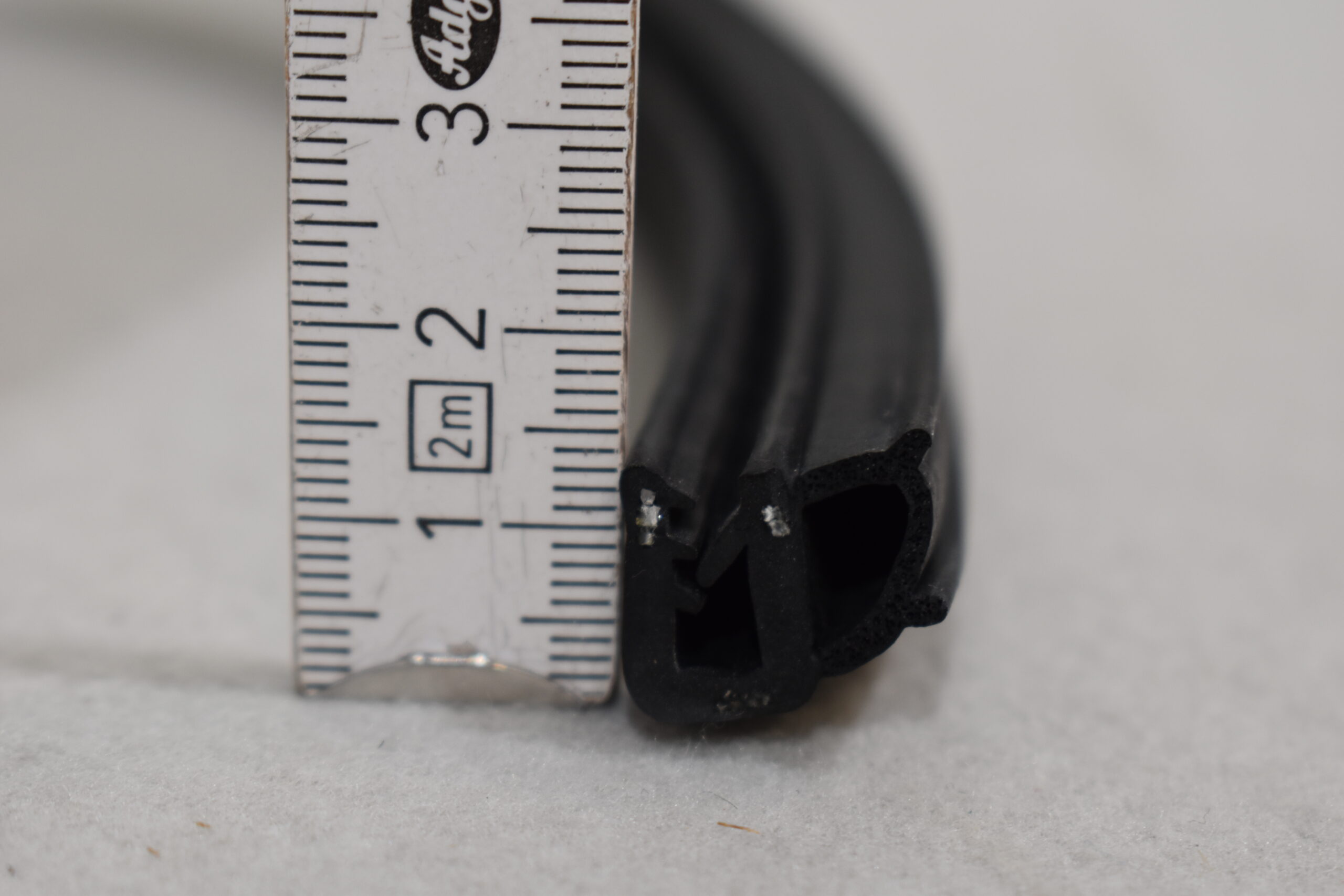 Dichtprofil / Kantenschutz A1 550NBR