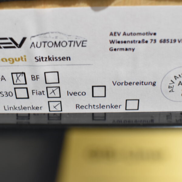 Aguti Fahrersitz Gis-Lounge F; schwarz (Kunstleder)/grau (Stoff)