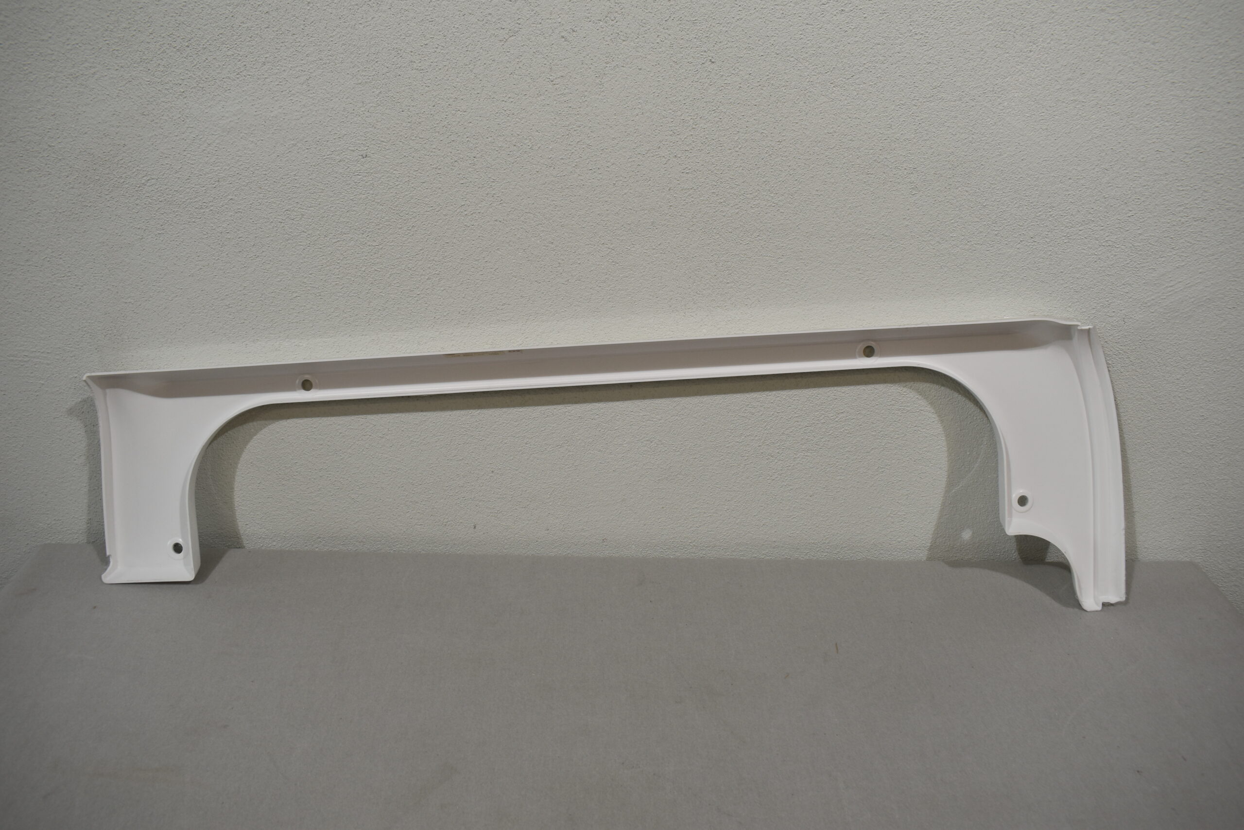 Bürstner Schürze links; weiß