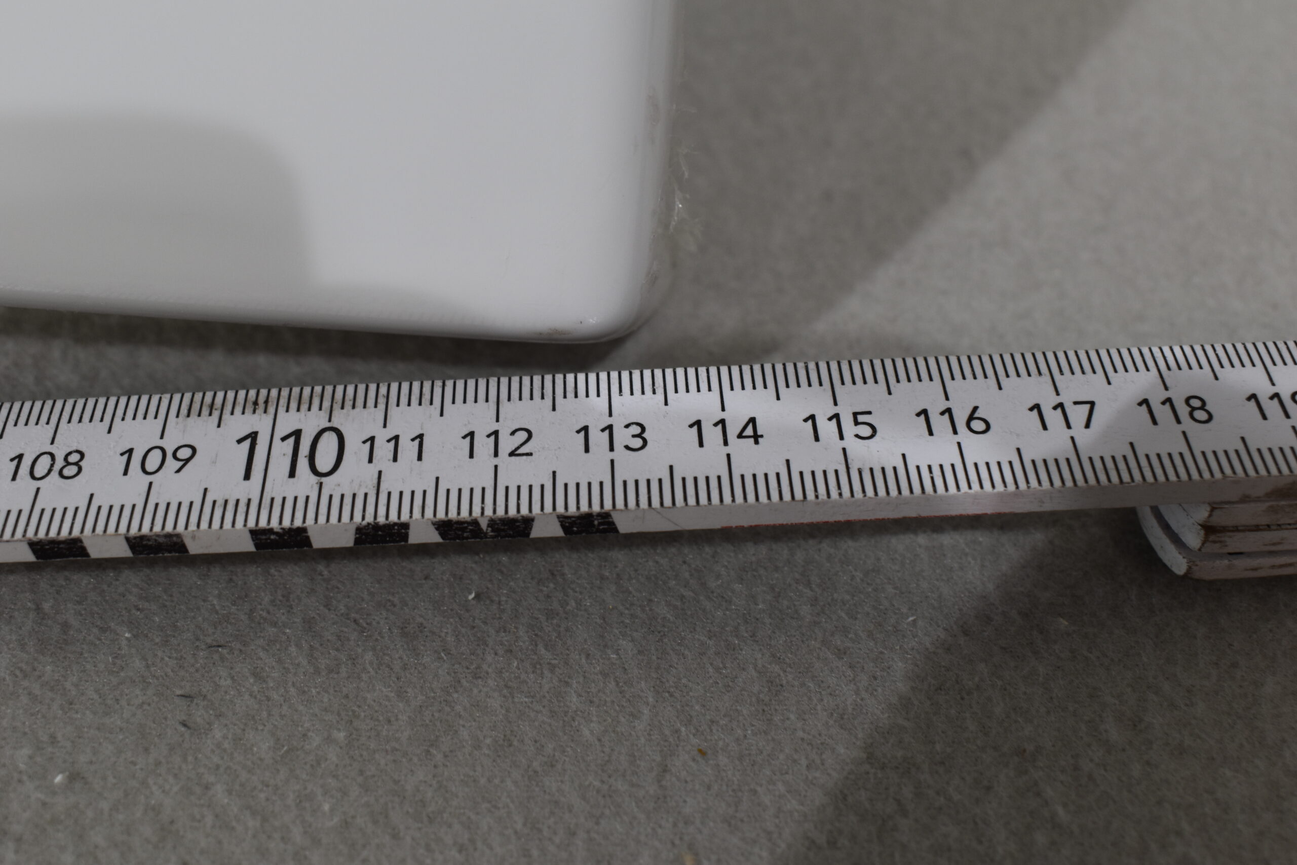 Bürstner Schürze links; weiß