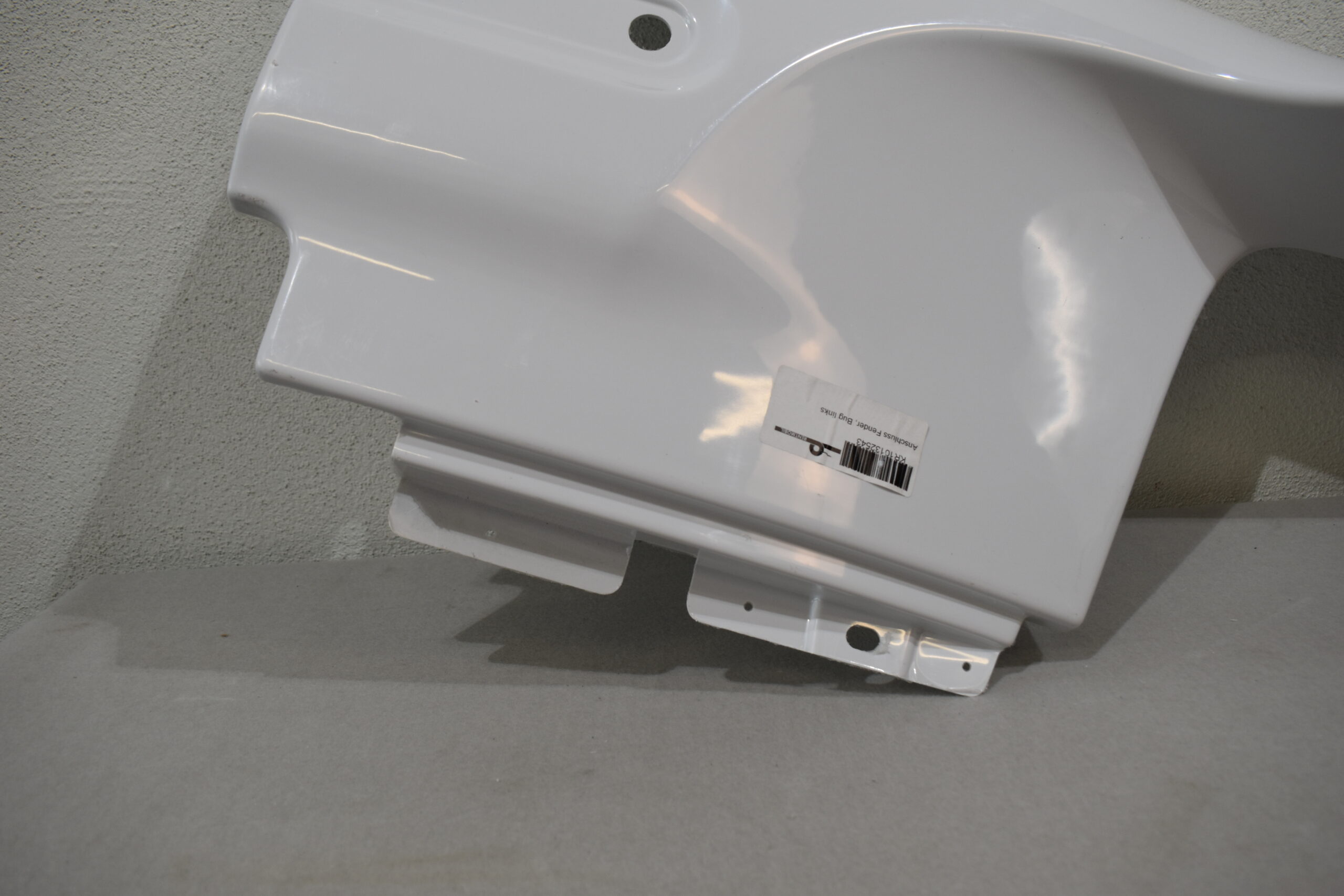 Anschluss Fender, Bug links