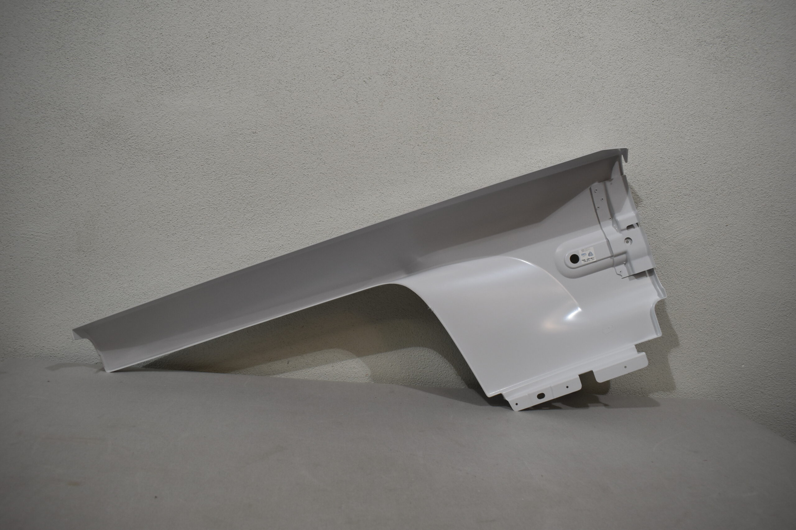 Anschluss Fender, Bug links