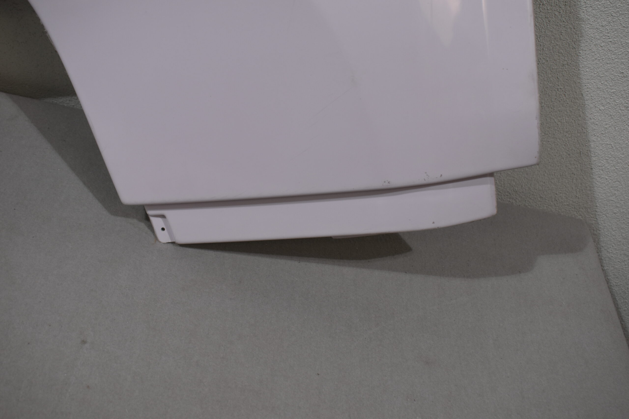 Knaus Anschluss Fender, Bug rechts