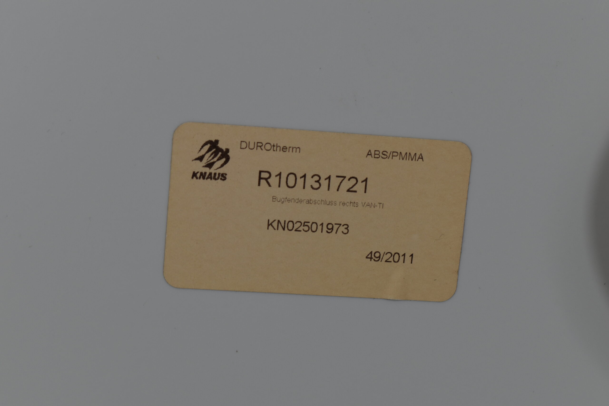 Knaus Anschluss Fender, Bug rechts