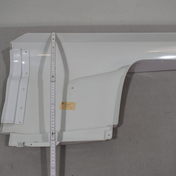 Knaus Anschluss Fender, Bug rechts