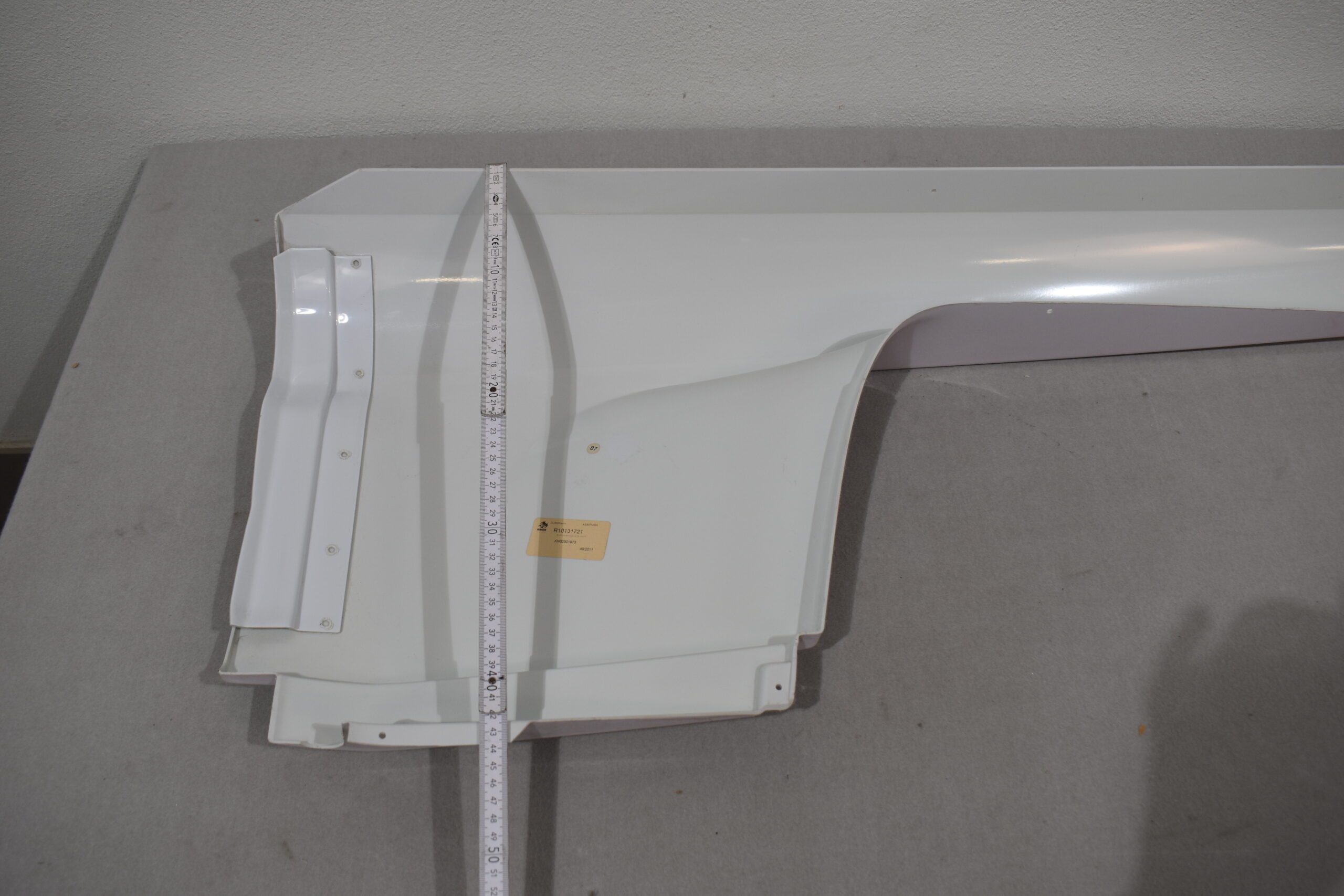 Knaus Anschluss Fender, Bug rechts