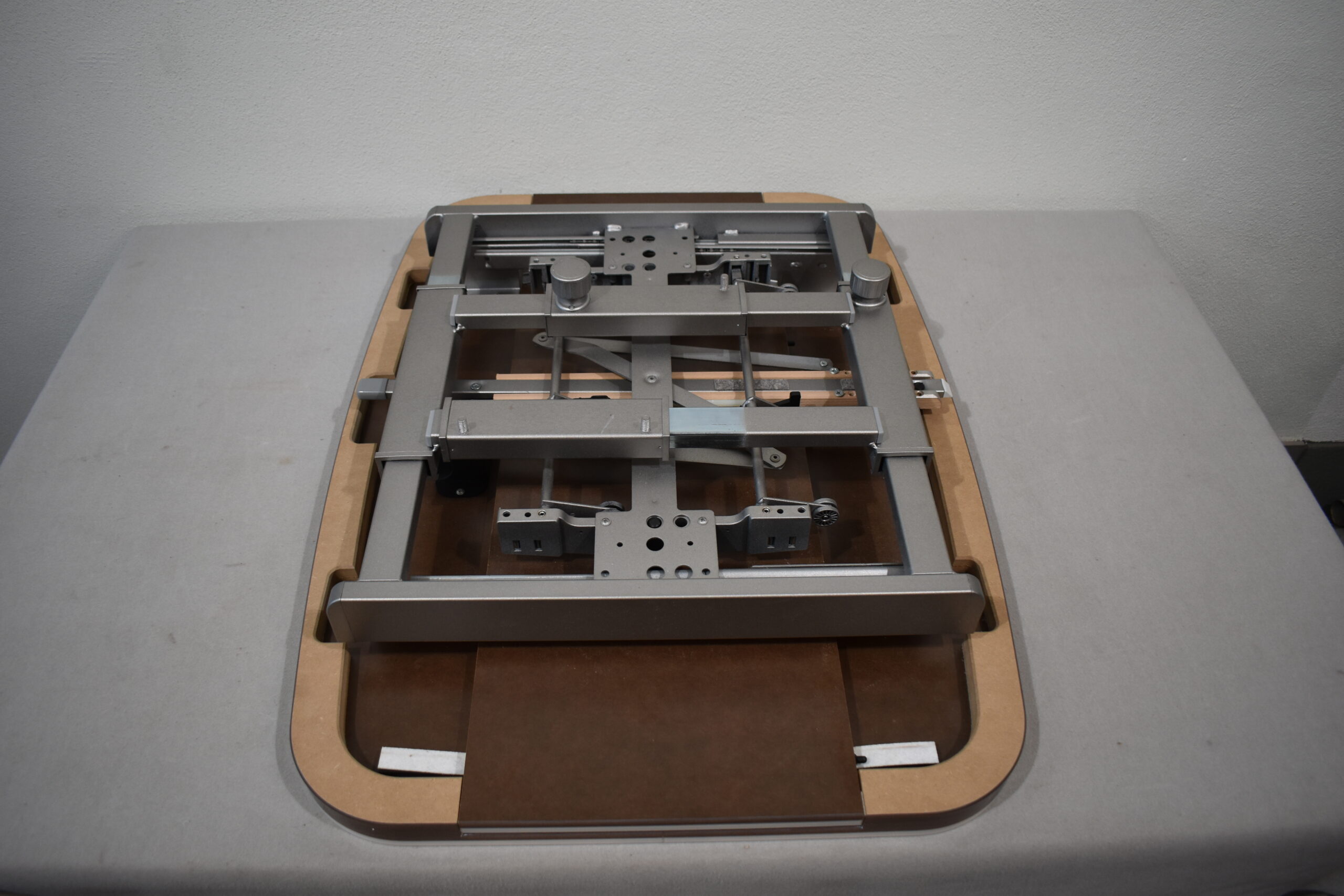 Tischplatte 39x870x640mm; weiß/dunkel braun