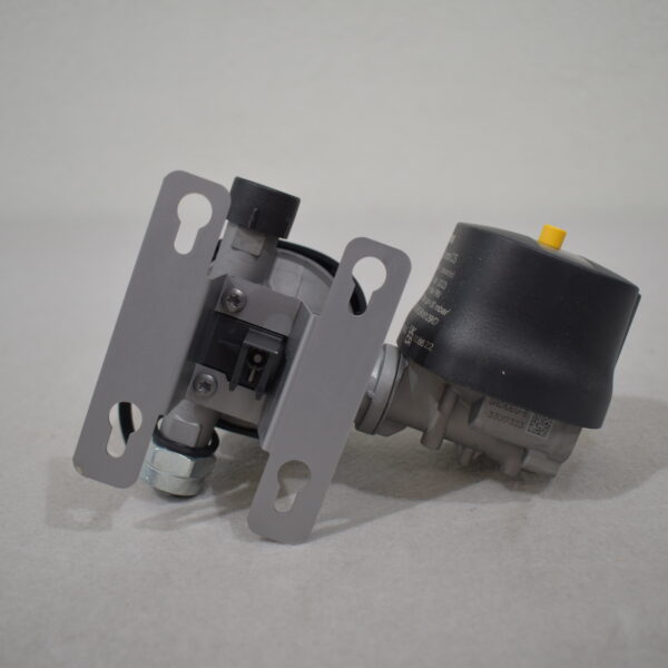 Truma Gasdruckregler Duo Control CS horizontal